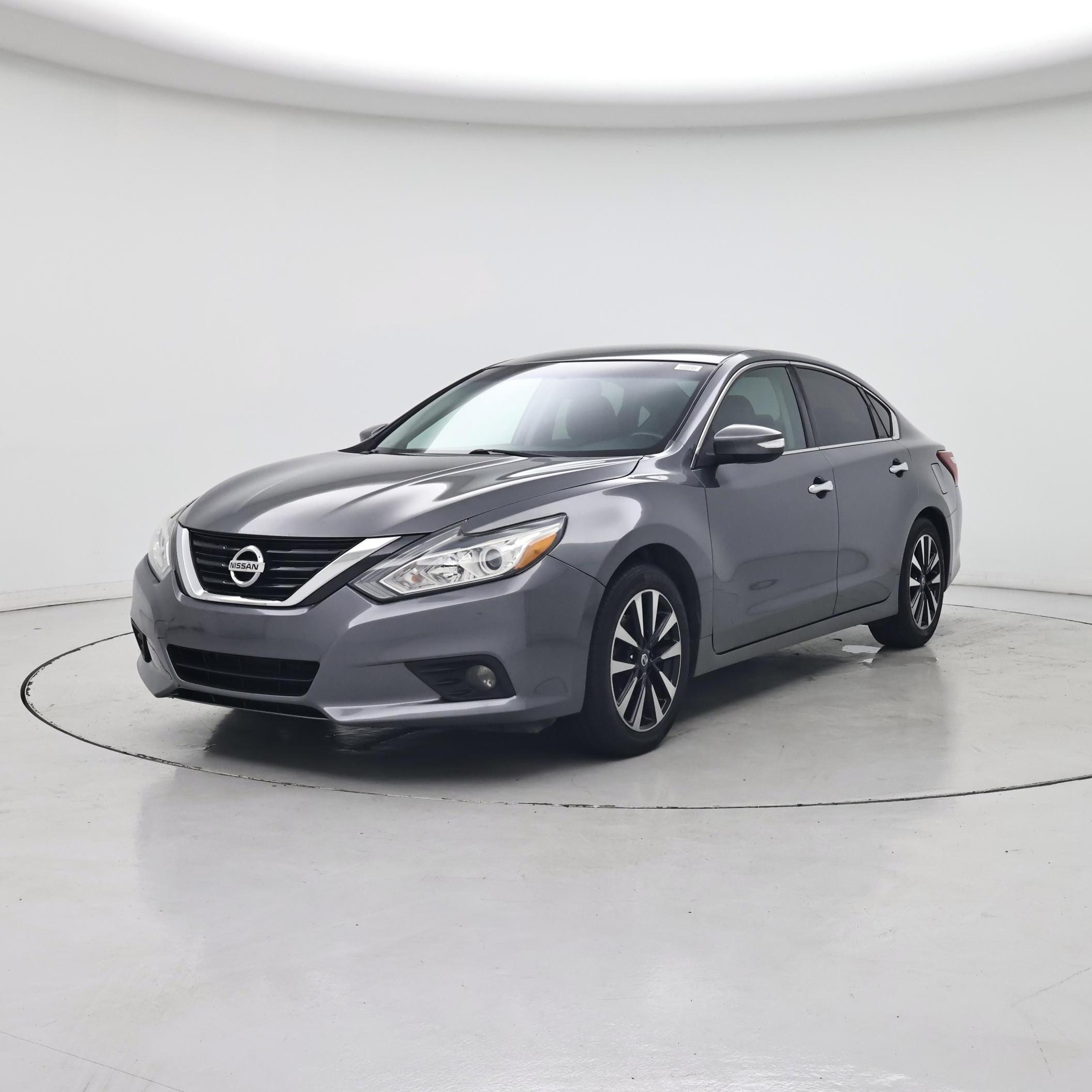 Thumbnail: 2018 Nissan Altima - 4