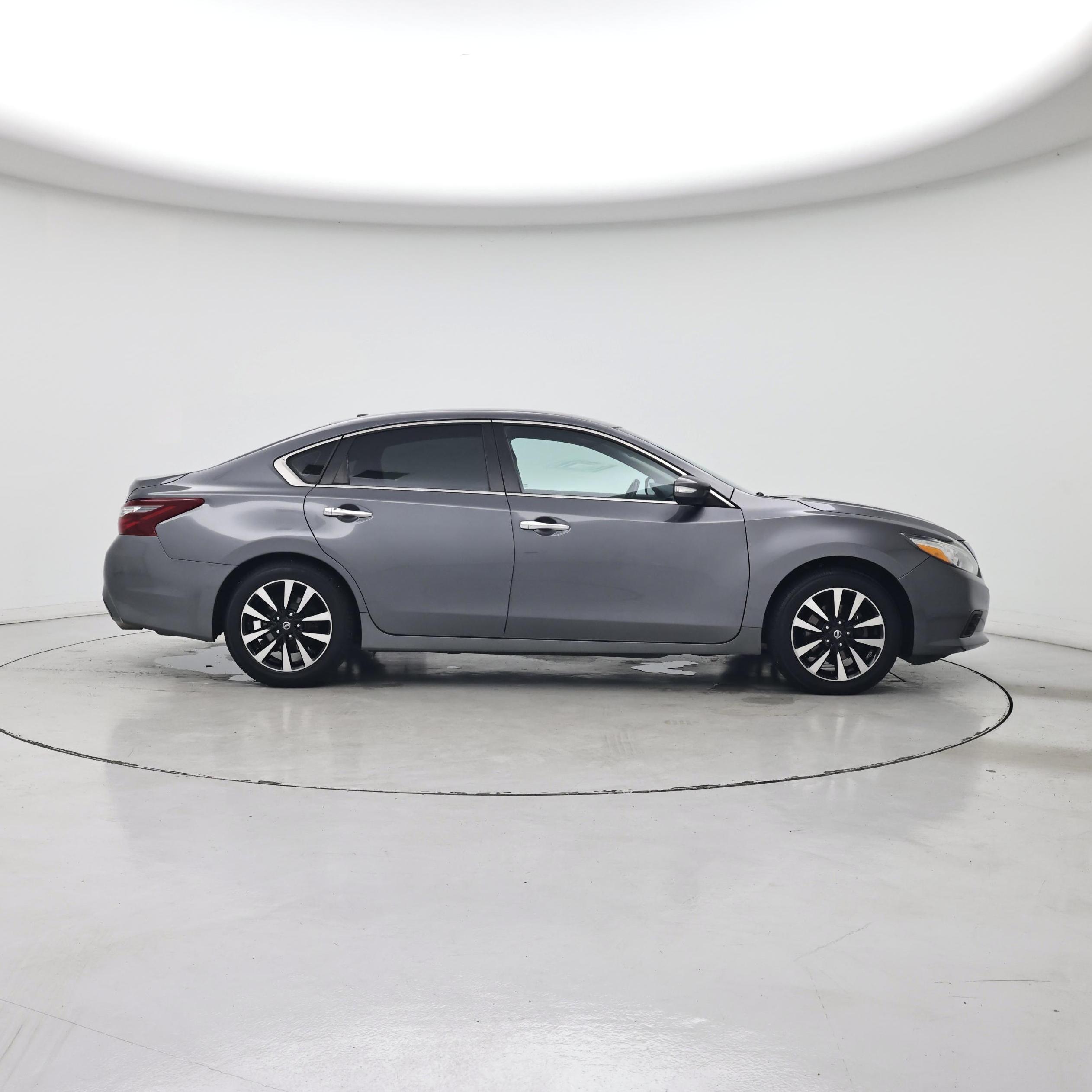 Thumbnail: 2018 Nissan Altima - 7