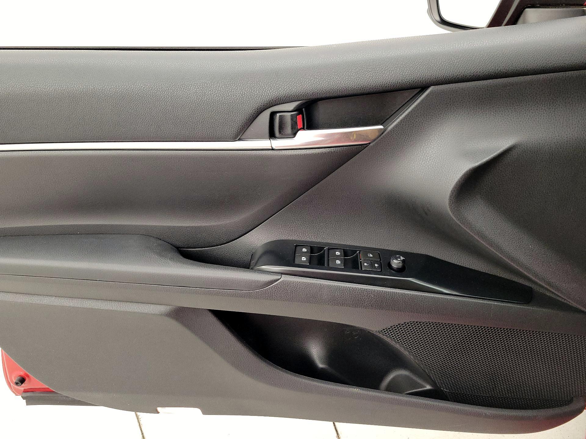 Thumbnail: 2019 Toyota Camry - 12