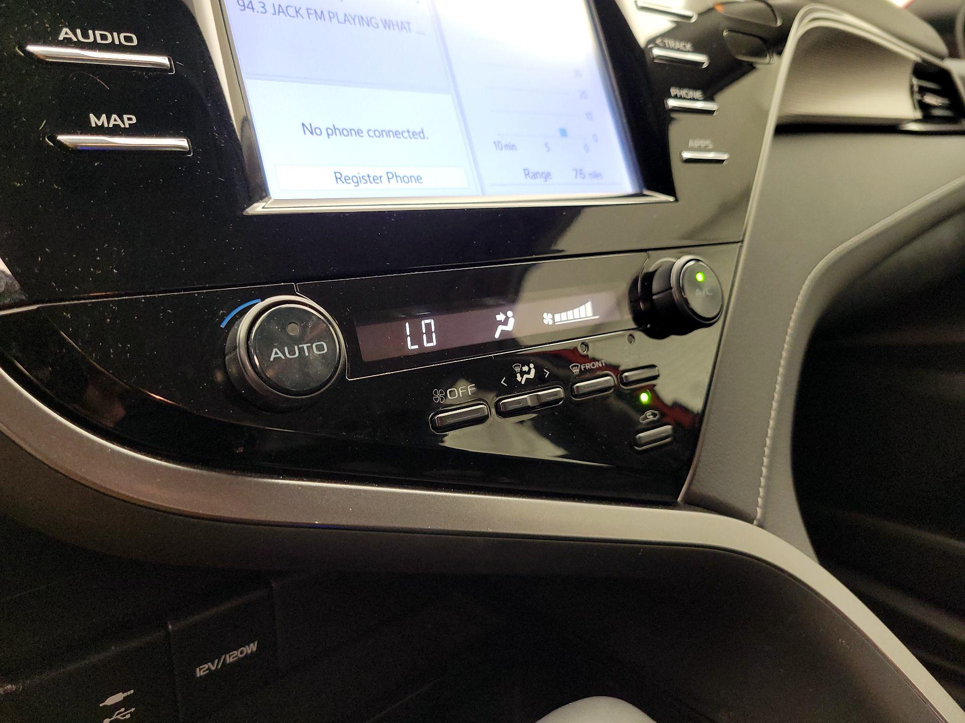 Thumbnail: 2019 Toyota Camry - 16
