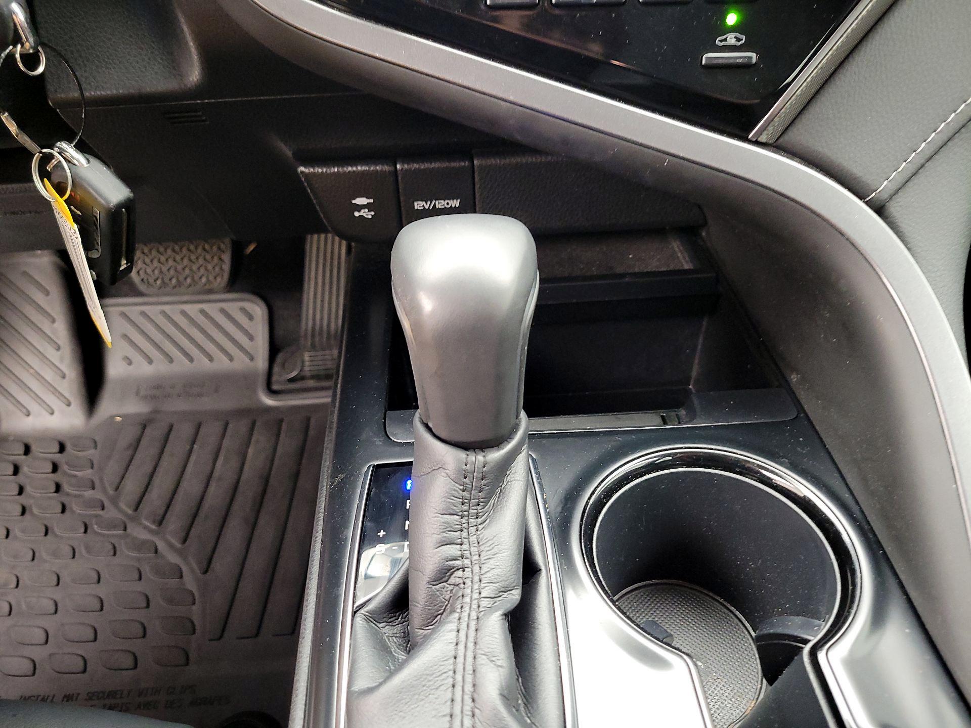 Thumbnail: 2019 Toyota Camry - 17