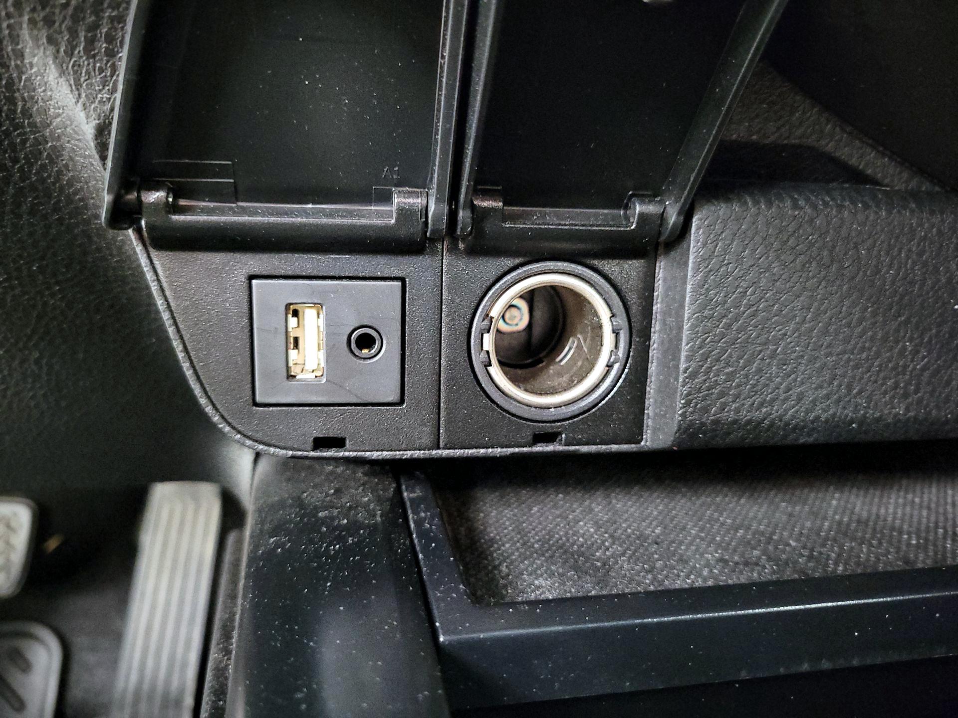 Thumbnail: 2019 Toyota Camry - 18