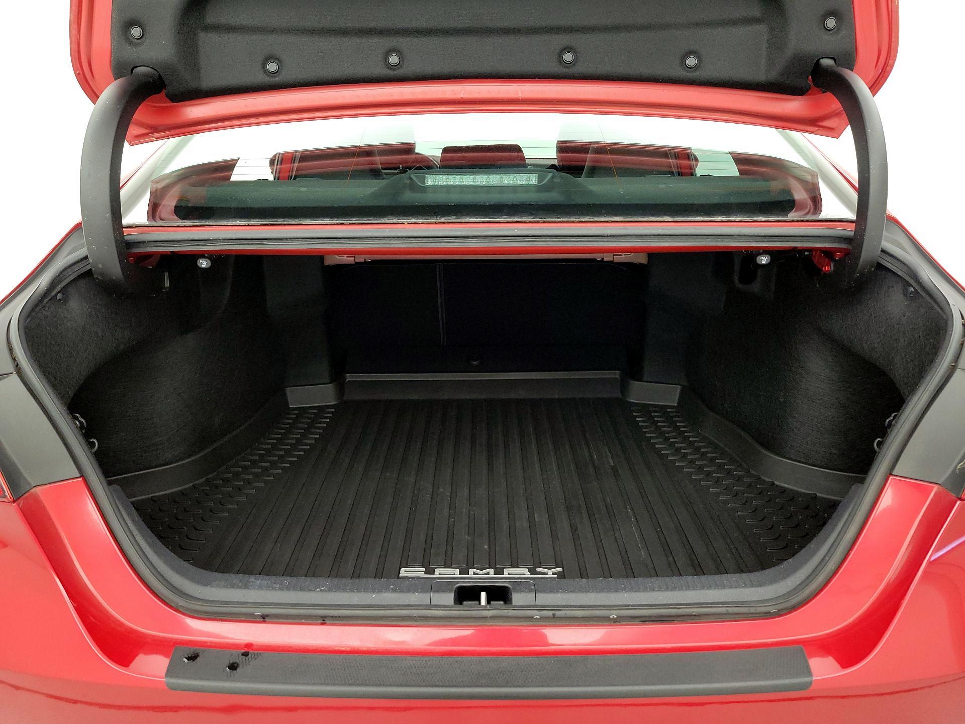 Thumbnail: 2019 Toyota Camry - 20
