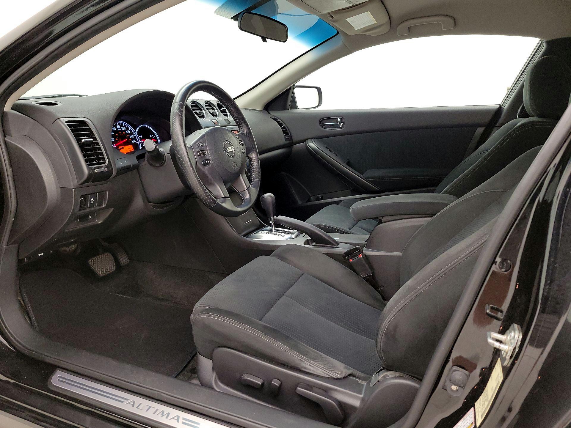 Thumbnail: 2013 Nissan Altima - 11