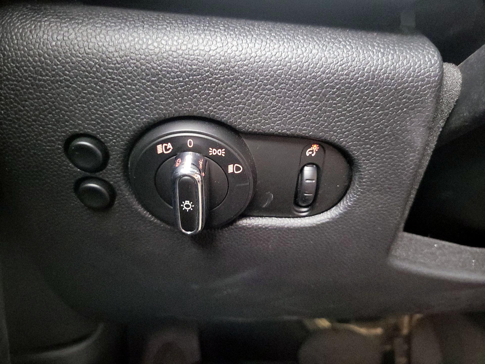 Thumbnail: 2019 MINI Cooper Hardtop - 13