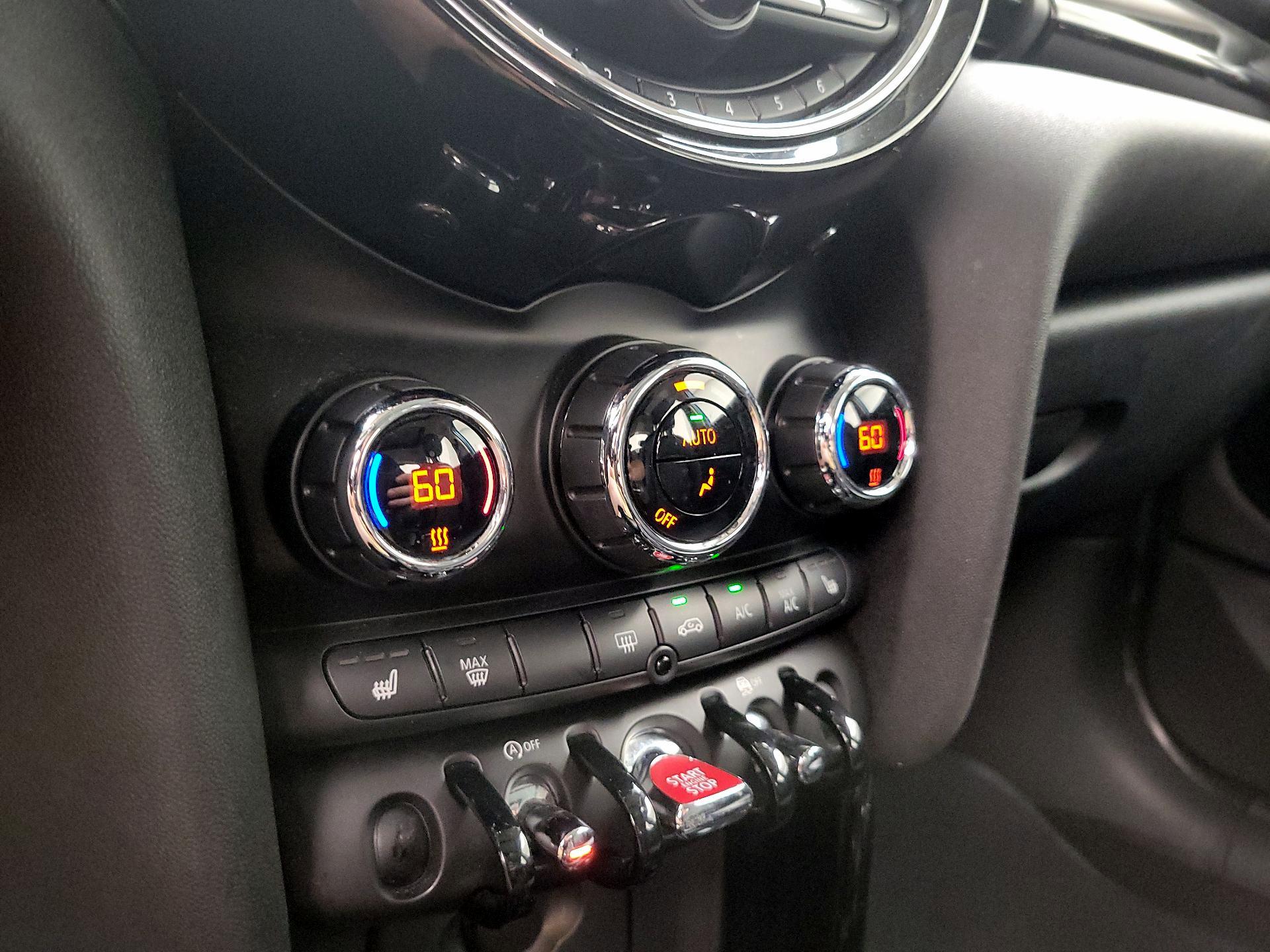 Thumbnail: 2019 MINI Cooper Hardtop - 16