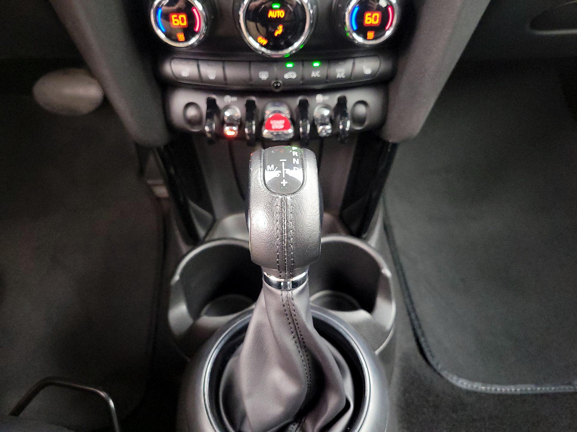 Thumbnail: 2019 MINI Cooper Hardtop - 17