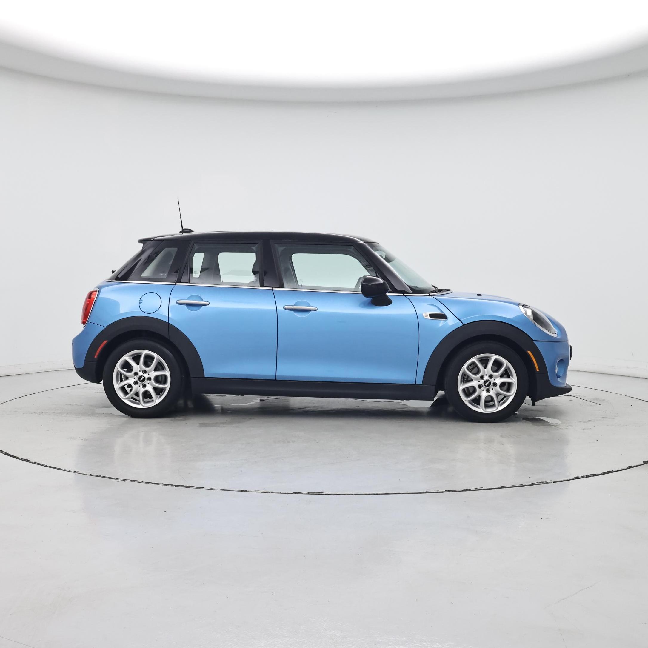 Thumbnail: 2019 MINI Cooper Hardtop - 7