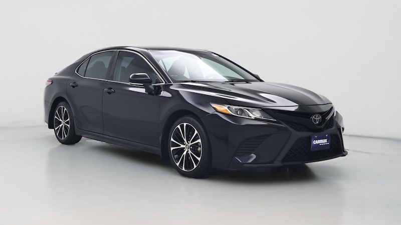 2018 Toyota Camry SE Hero Image