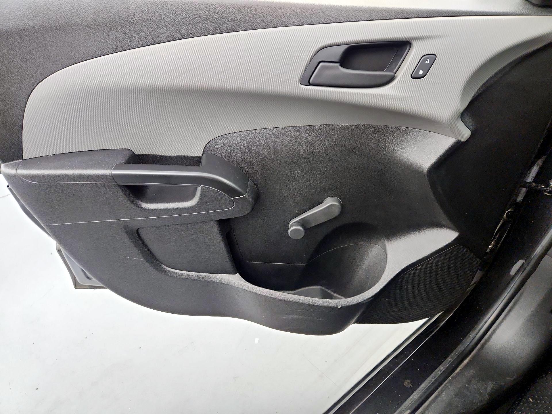 Thumbnail: 2016 Chevrolet Sonic - 12