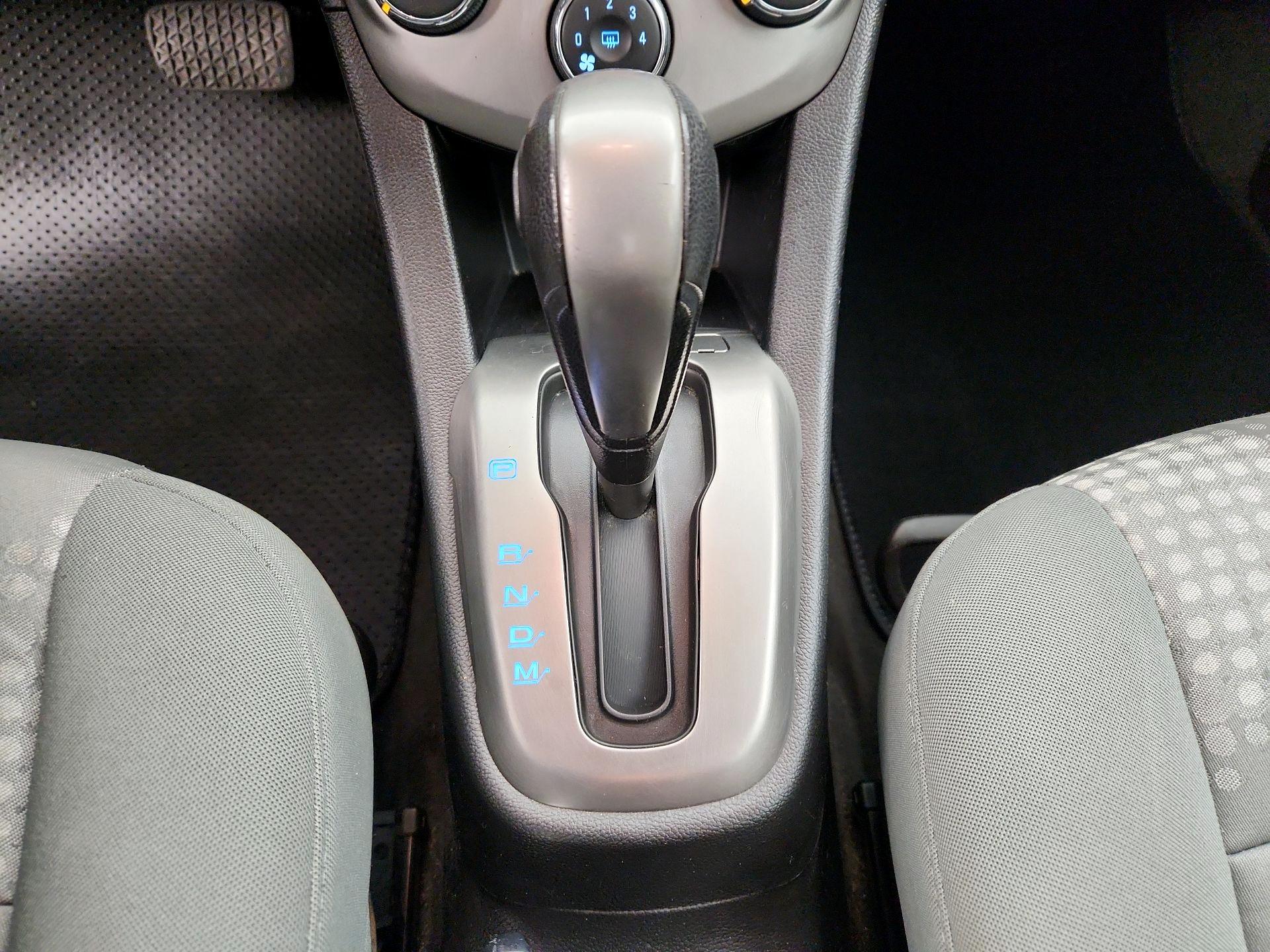 Thumbnail: 2016 Chevrolet Sonic - 16