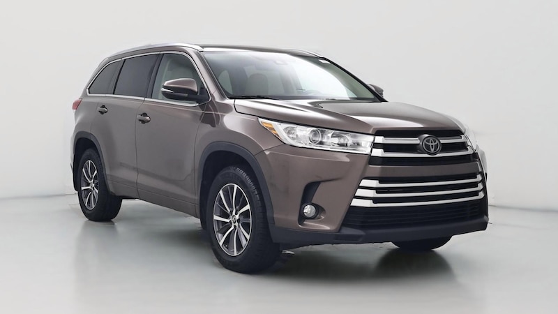 2017 Toyota Highlander XLE Hero Image