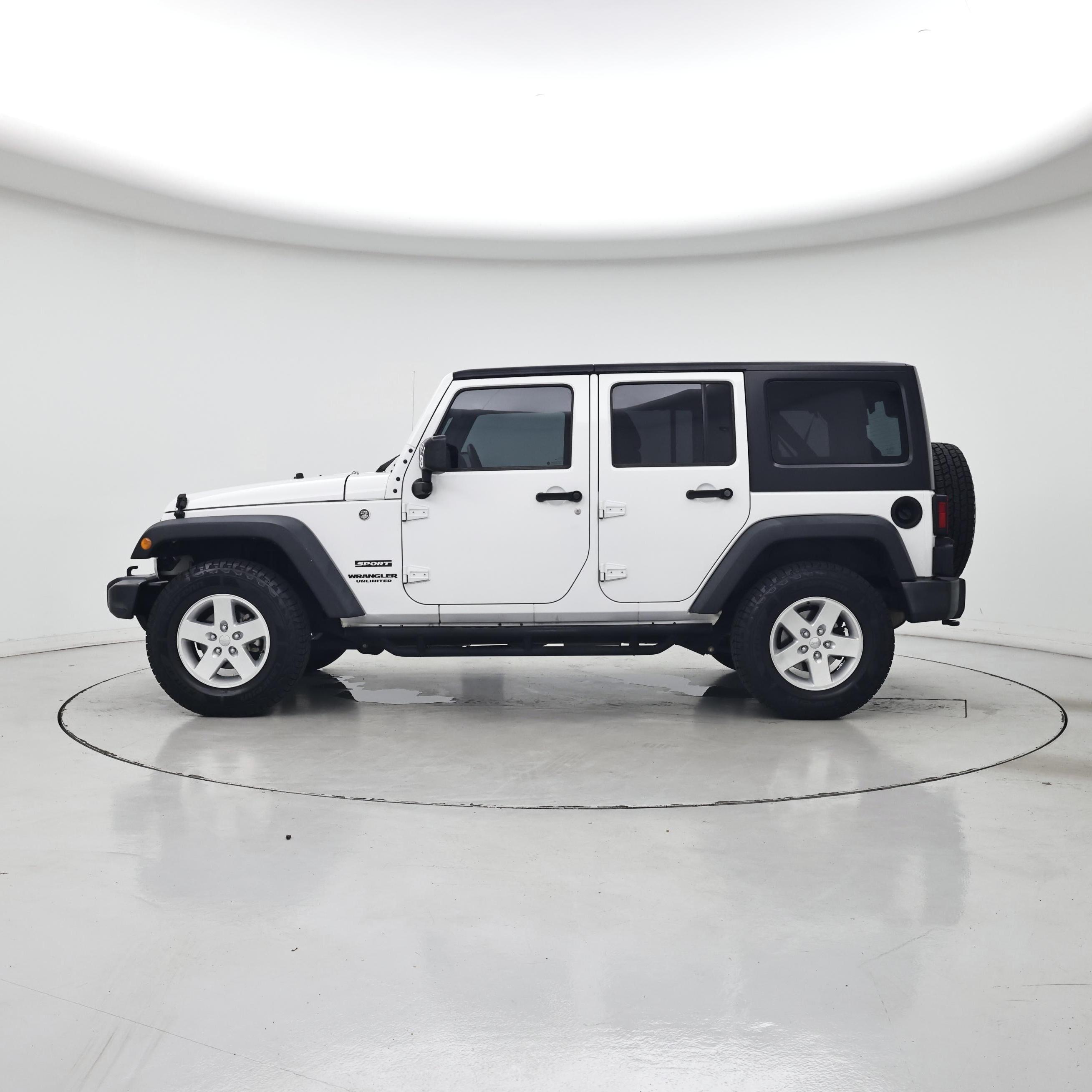 Thumbnail: 2017 Jeep Wrangler - 3