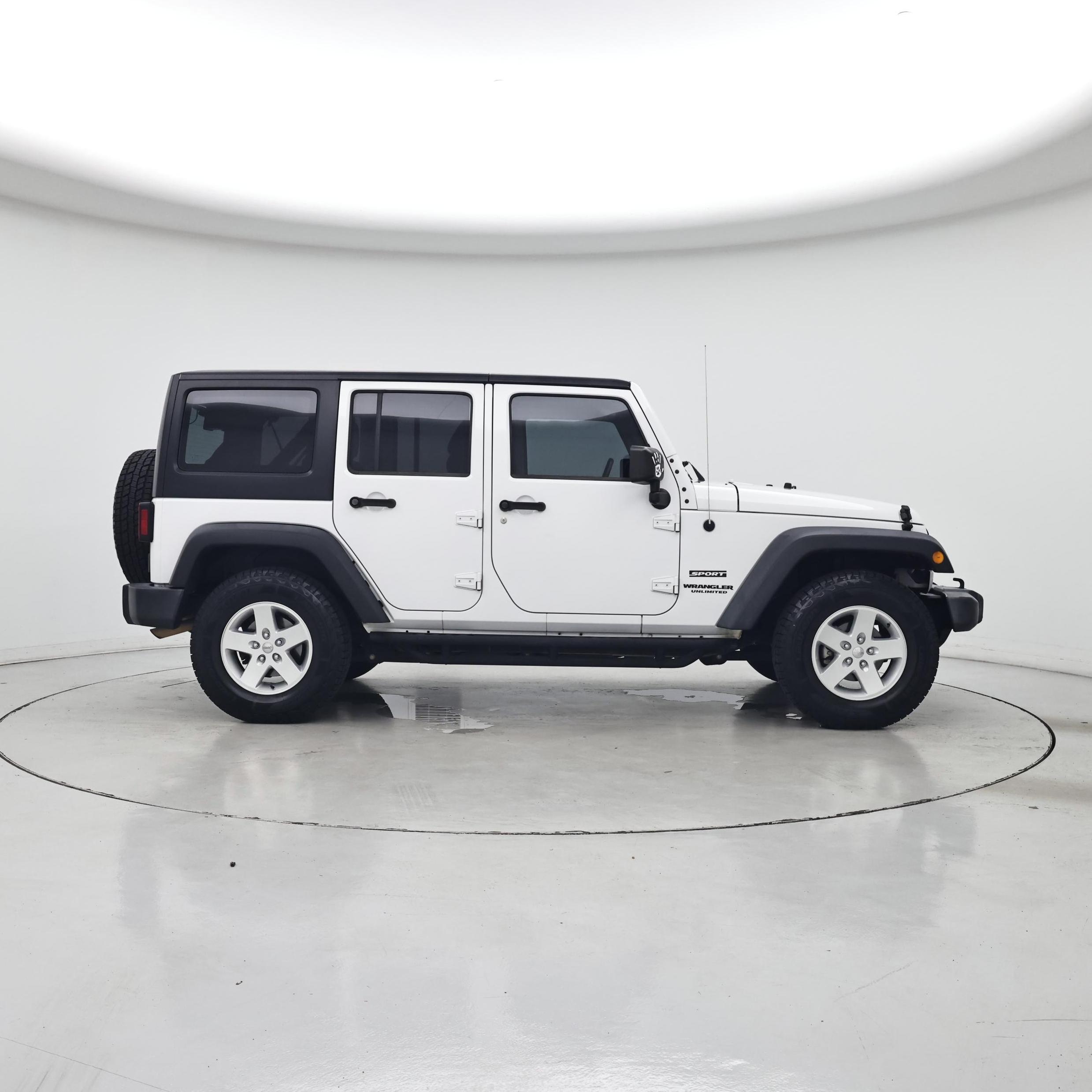 Thumbnail: 2017 Jeep Wrangler - 7