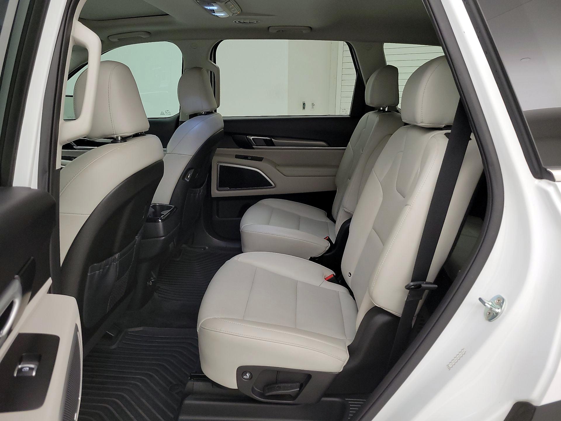 Thumbnail: 2020 Kia Telluride - 20