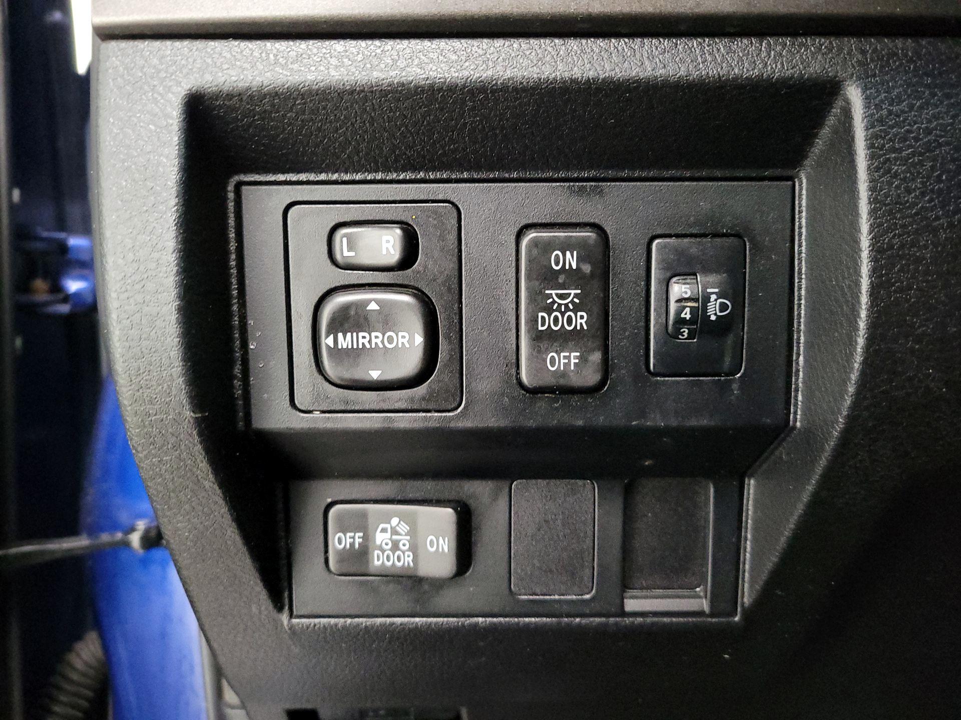 Thumbnail: 2014 Toyota Tundra - 13