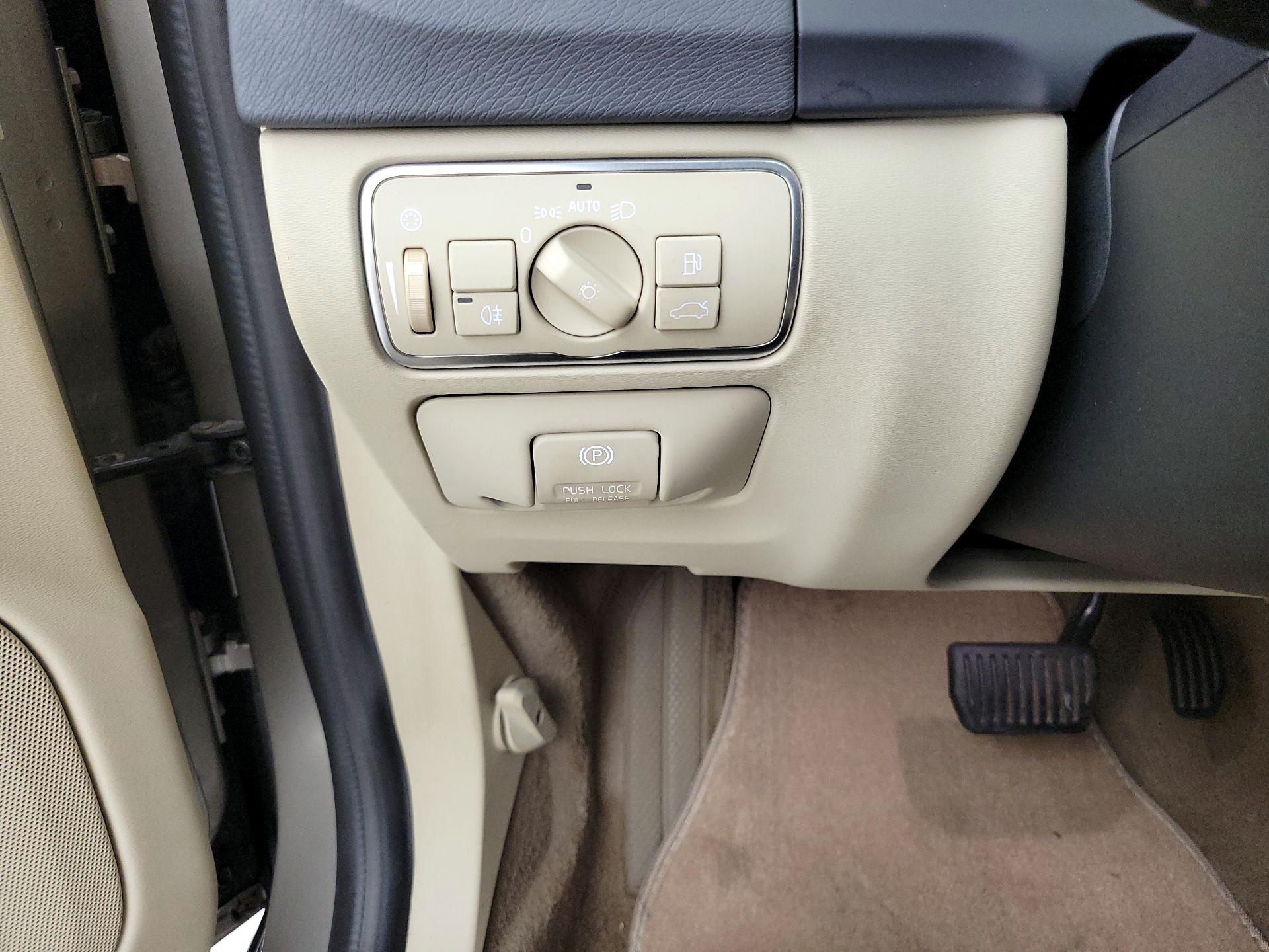 Thumbnail: 2014 Volvo S60 - 13