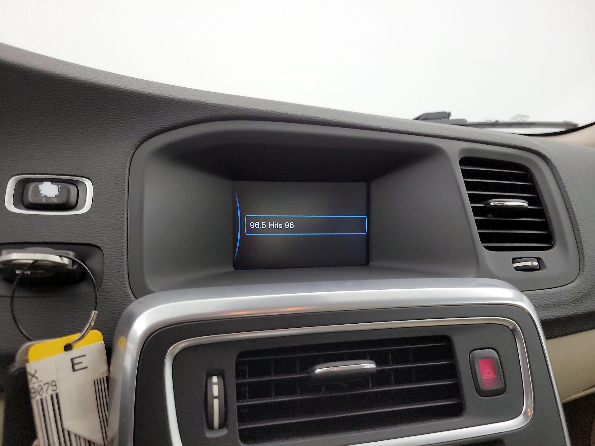 Thumbnail: 2014 Volvo S60 - 15