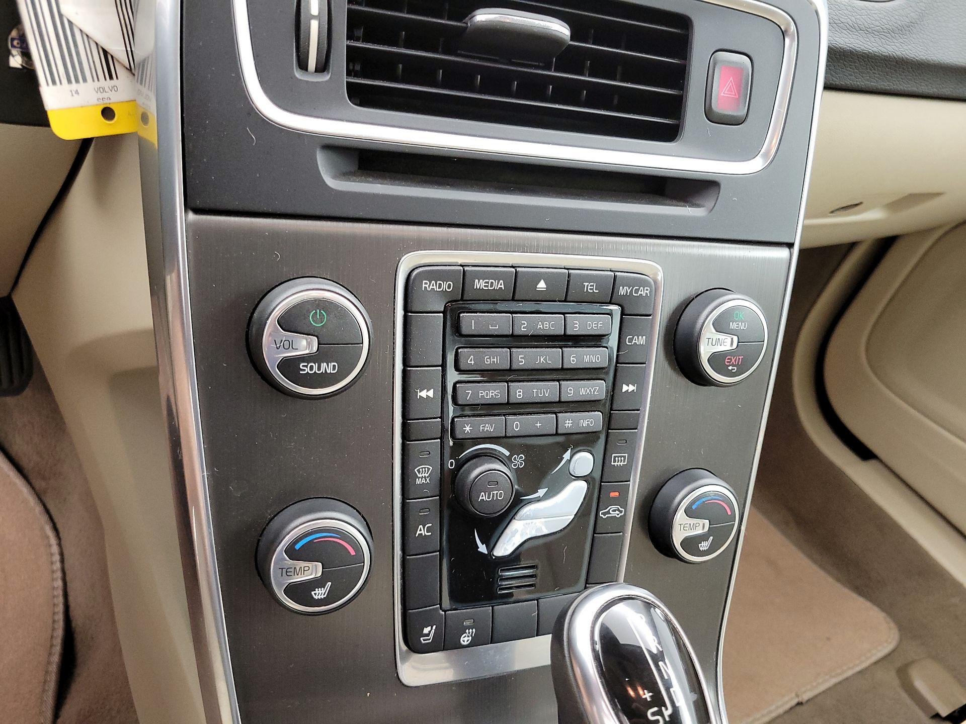 Thumbnail: 2014 Volvo S60 - 16