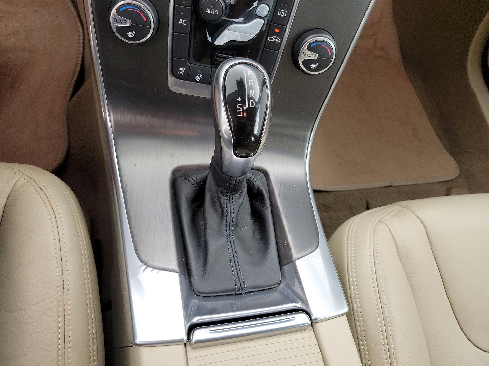 Thumbnail: 2014 Volvo S60 - 17