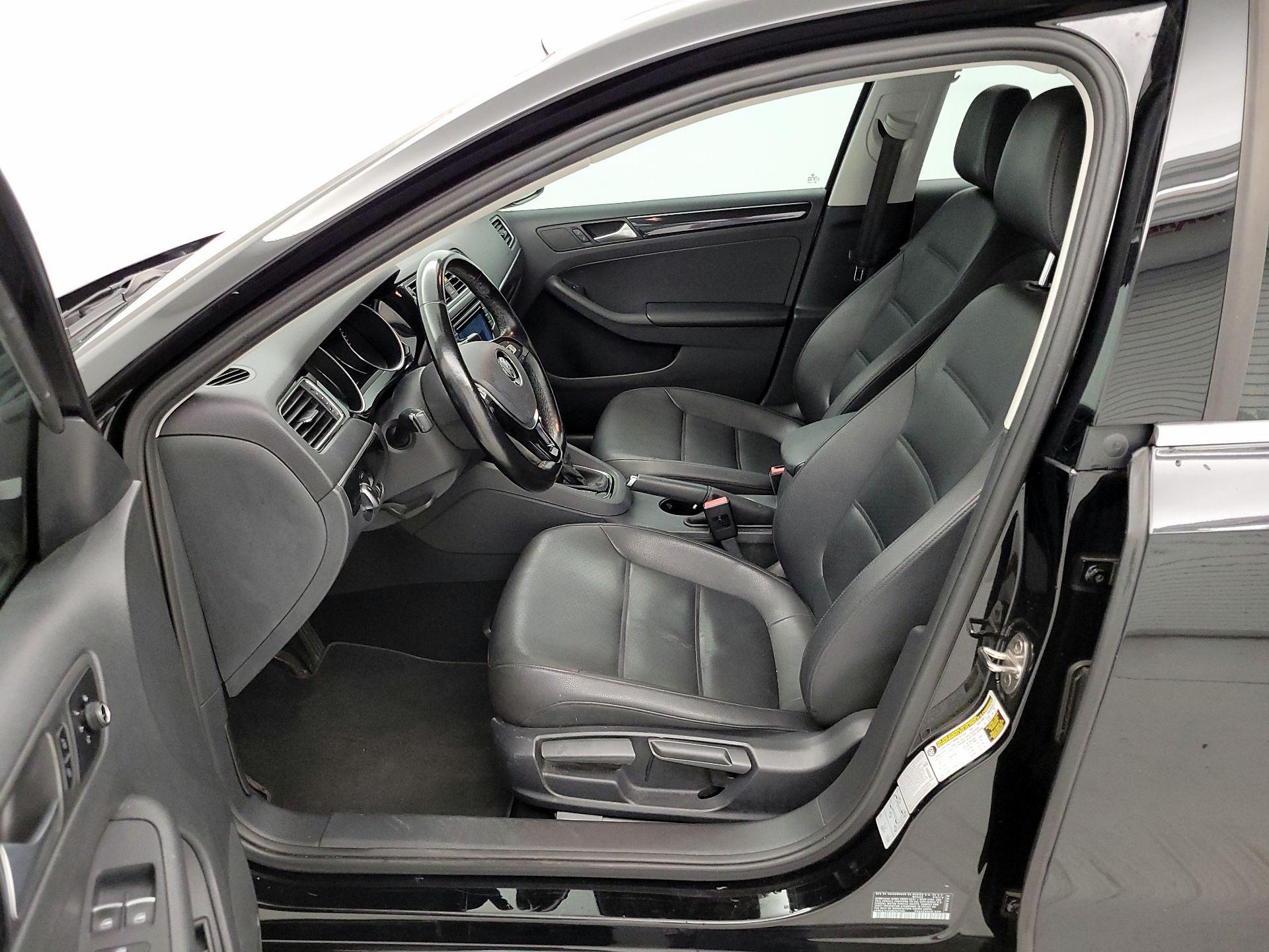 Thumbnail: 2016 Volkswagen Jetta - 11