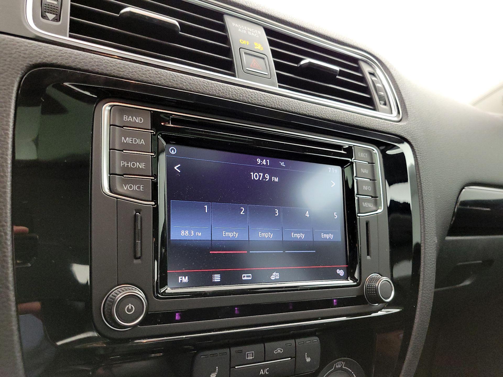 Thumbnail: 2016 Volkswagen Jetta - 15
