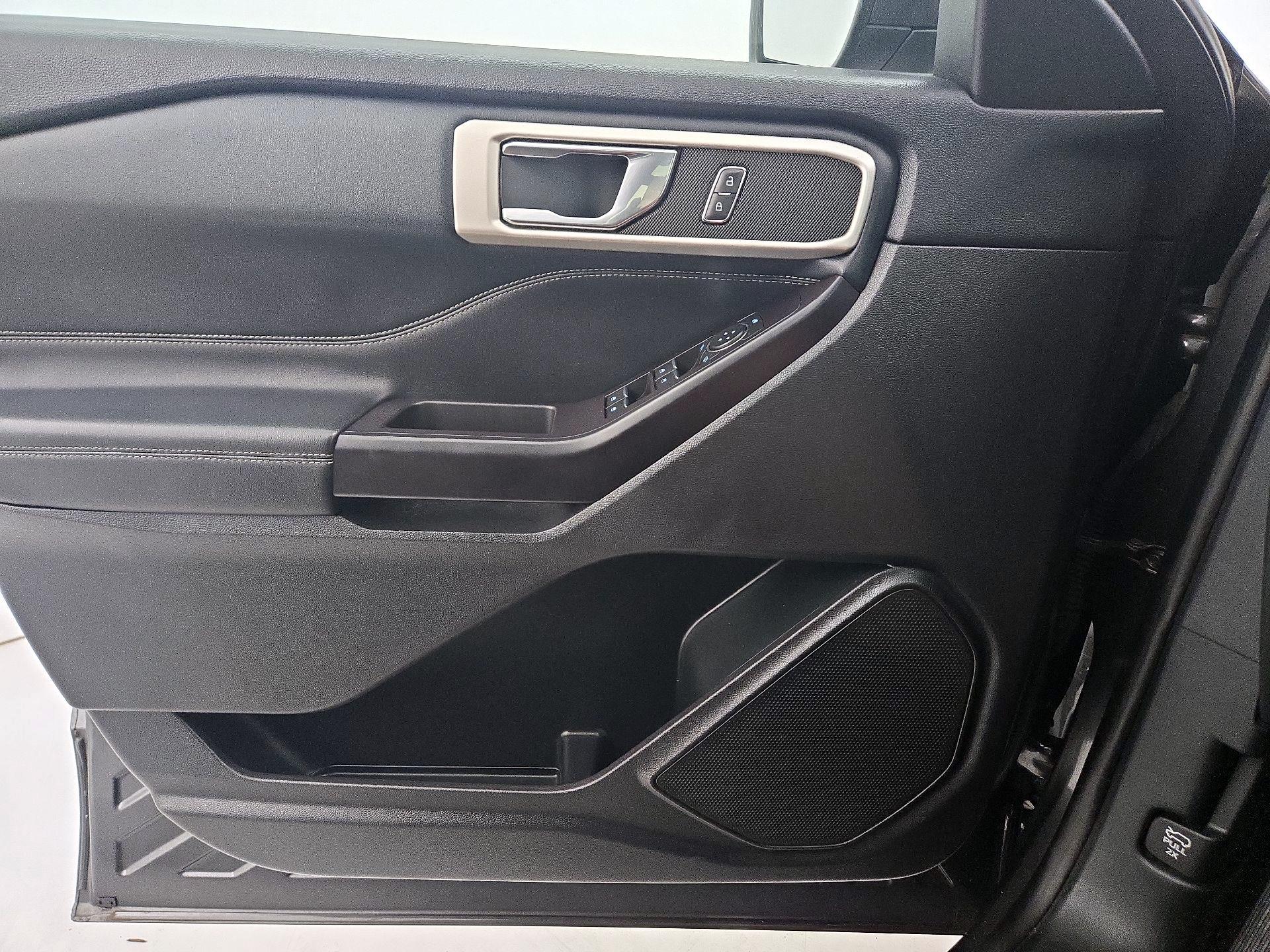 Thumbnail: 2020 Ford Explorer - 12