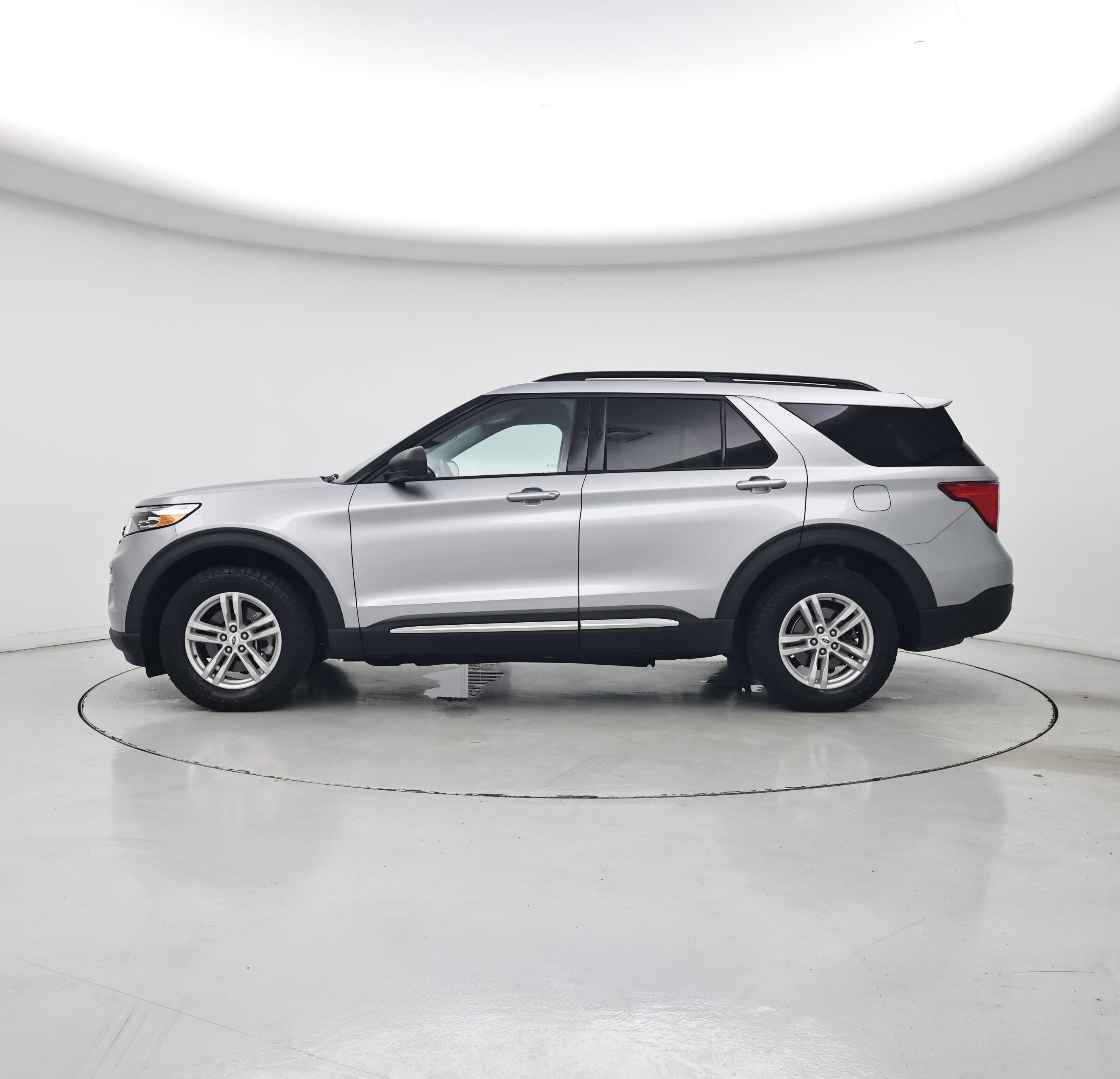 Thumbnail: 2021 Ford Explorer - 3
