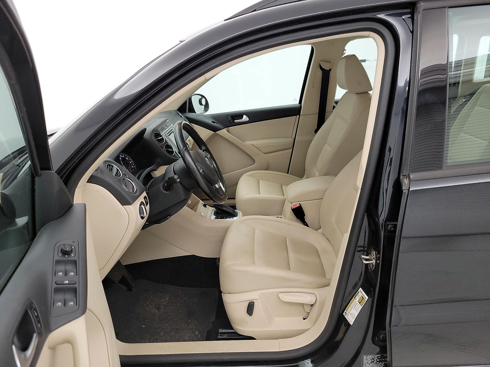 Thumbnail: 2016 Volkswagen Tiguan - 11