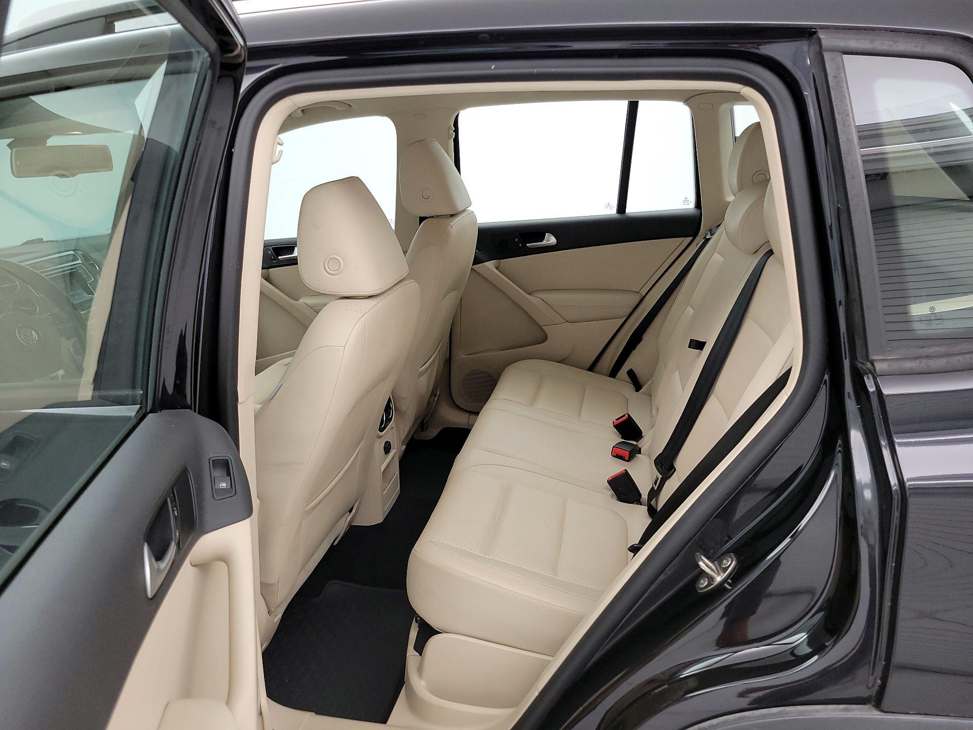 Thumbnail: 2016 Volkswagen Tiguan - 19