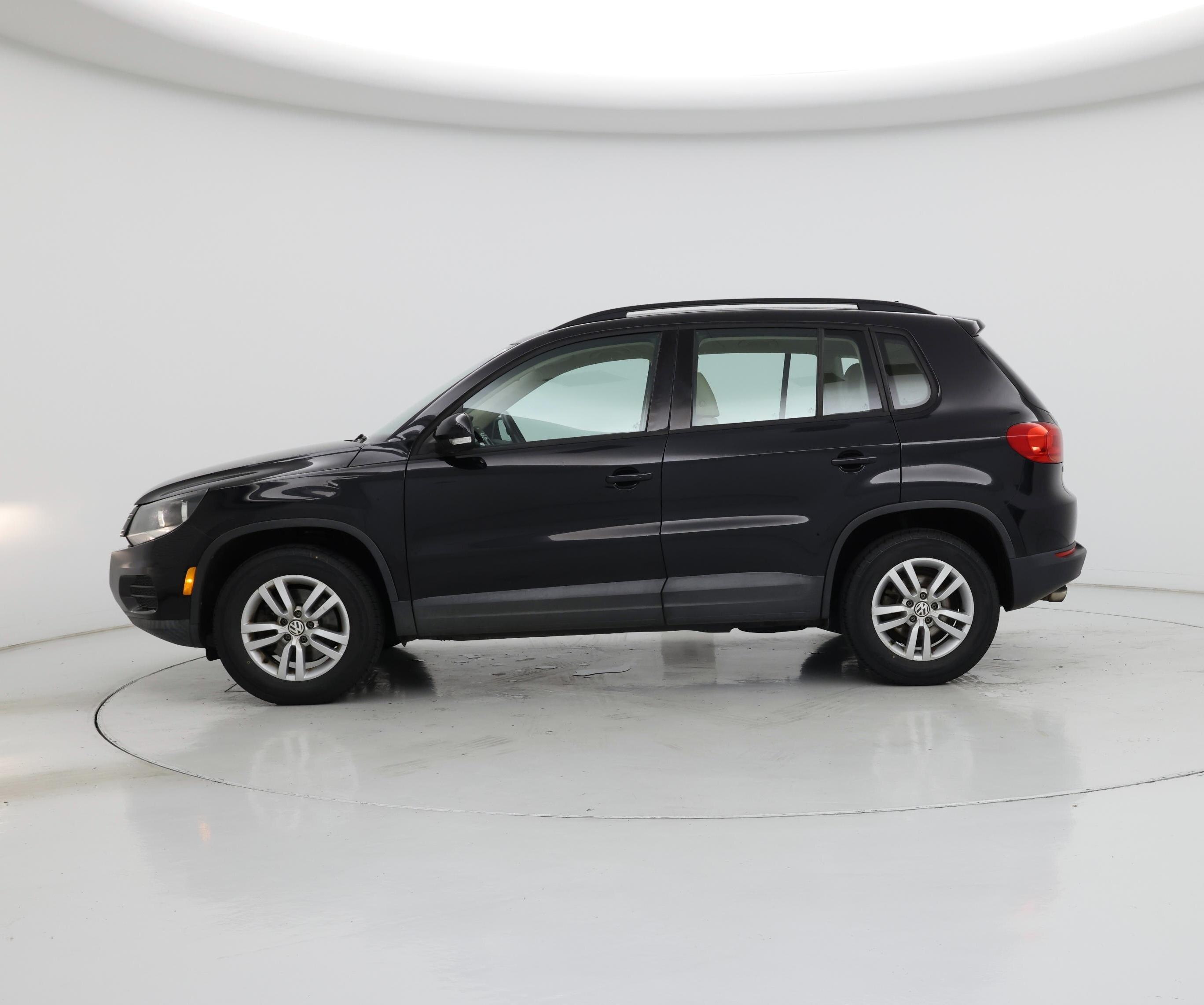 Thumbnail: 2016 Volkswagen Tiguan - 3