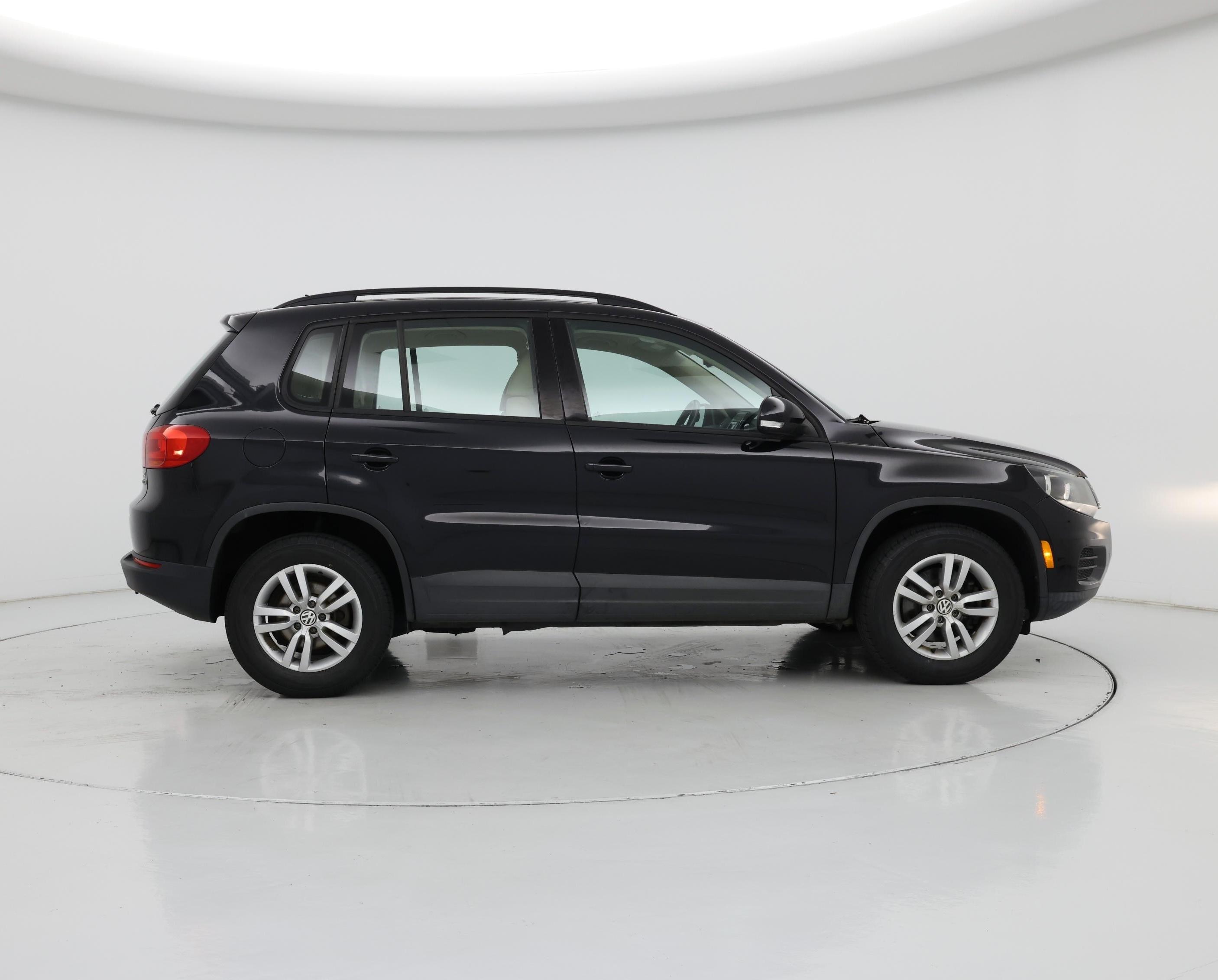 Thumbnail: 2016 Volkswagen Tiguan - 7