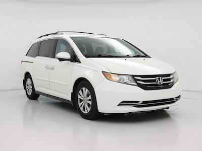 White 2016 Honda Odyssey SE