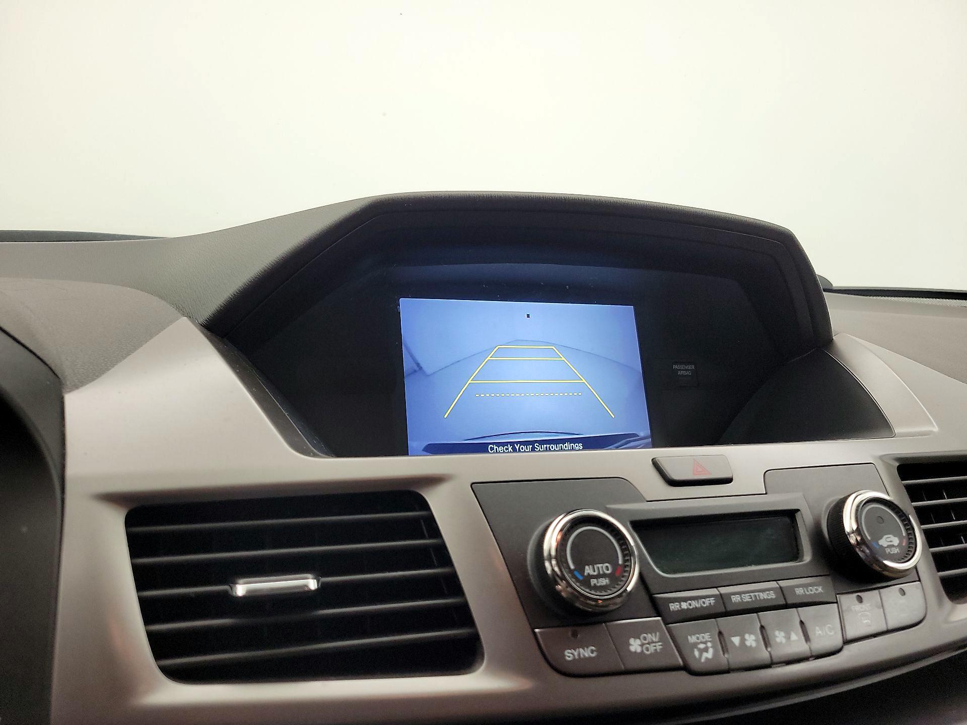 Thumbnail: 2016 Honda Odyssey - 14