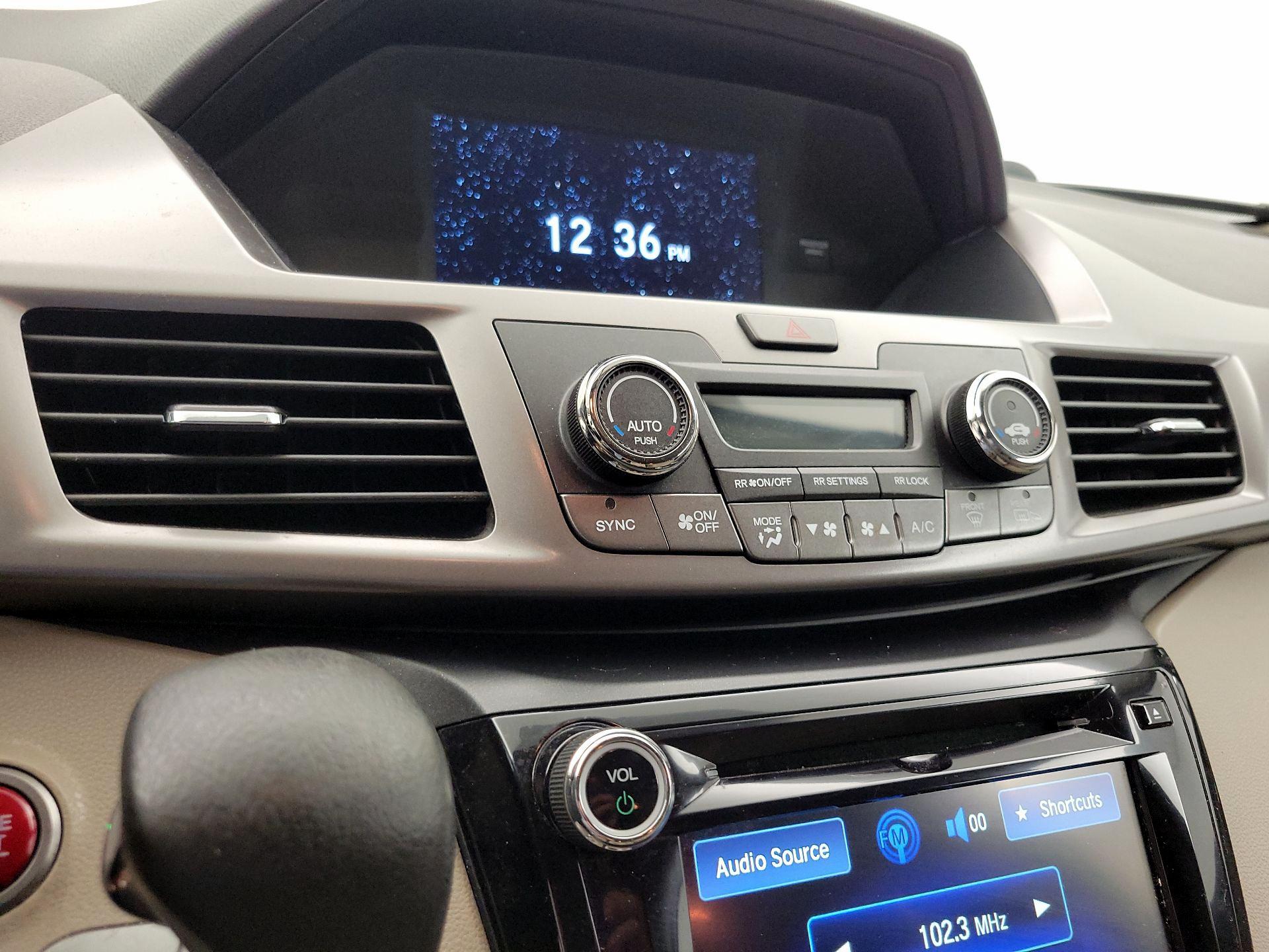 Thumbnail: 2016 Honda Odyssey - 16