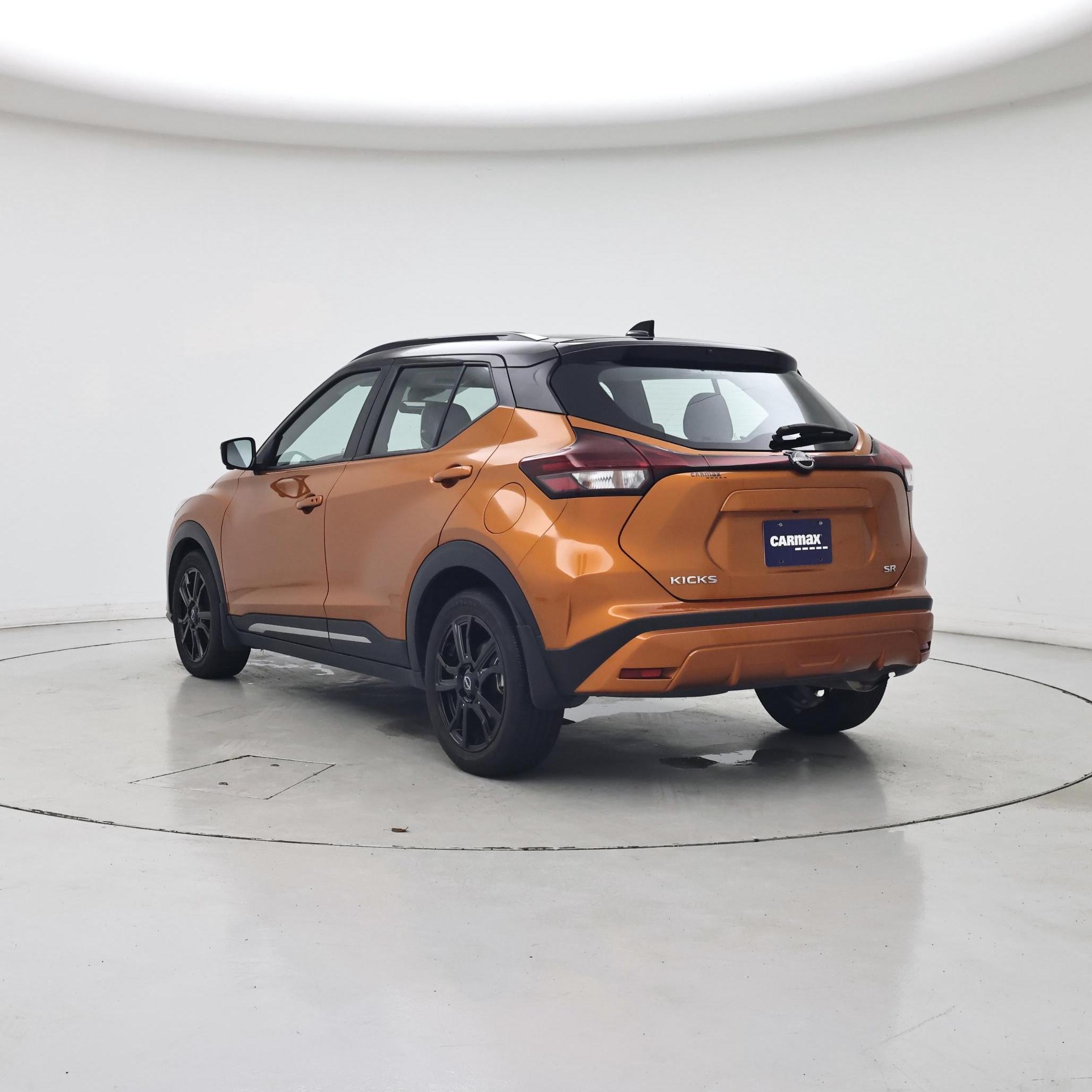 Thumbnail: 2023 Nissan Kicks - 2