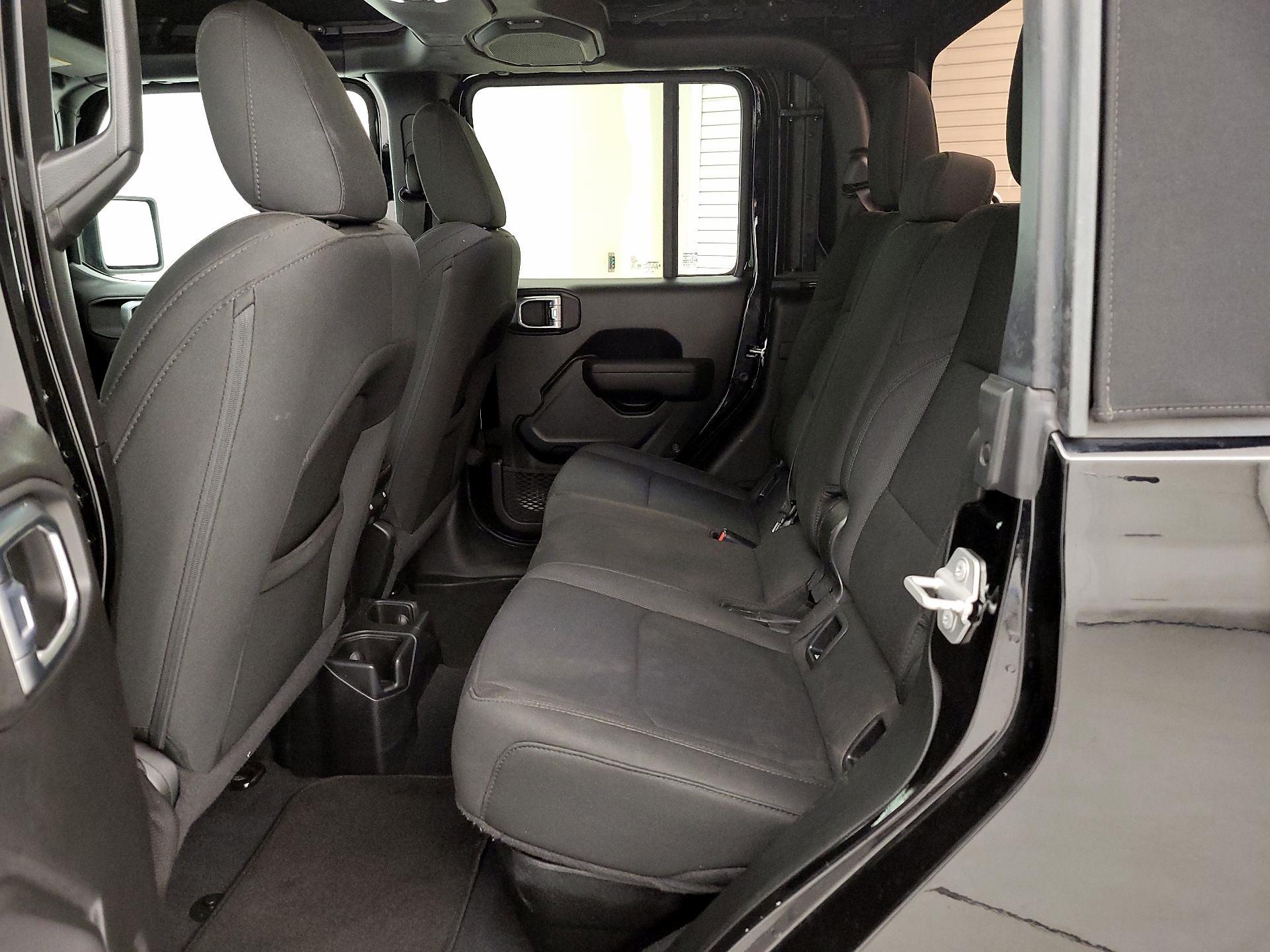 Thumbnail: 2020 Jeep Gladiator - 19