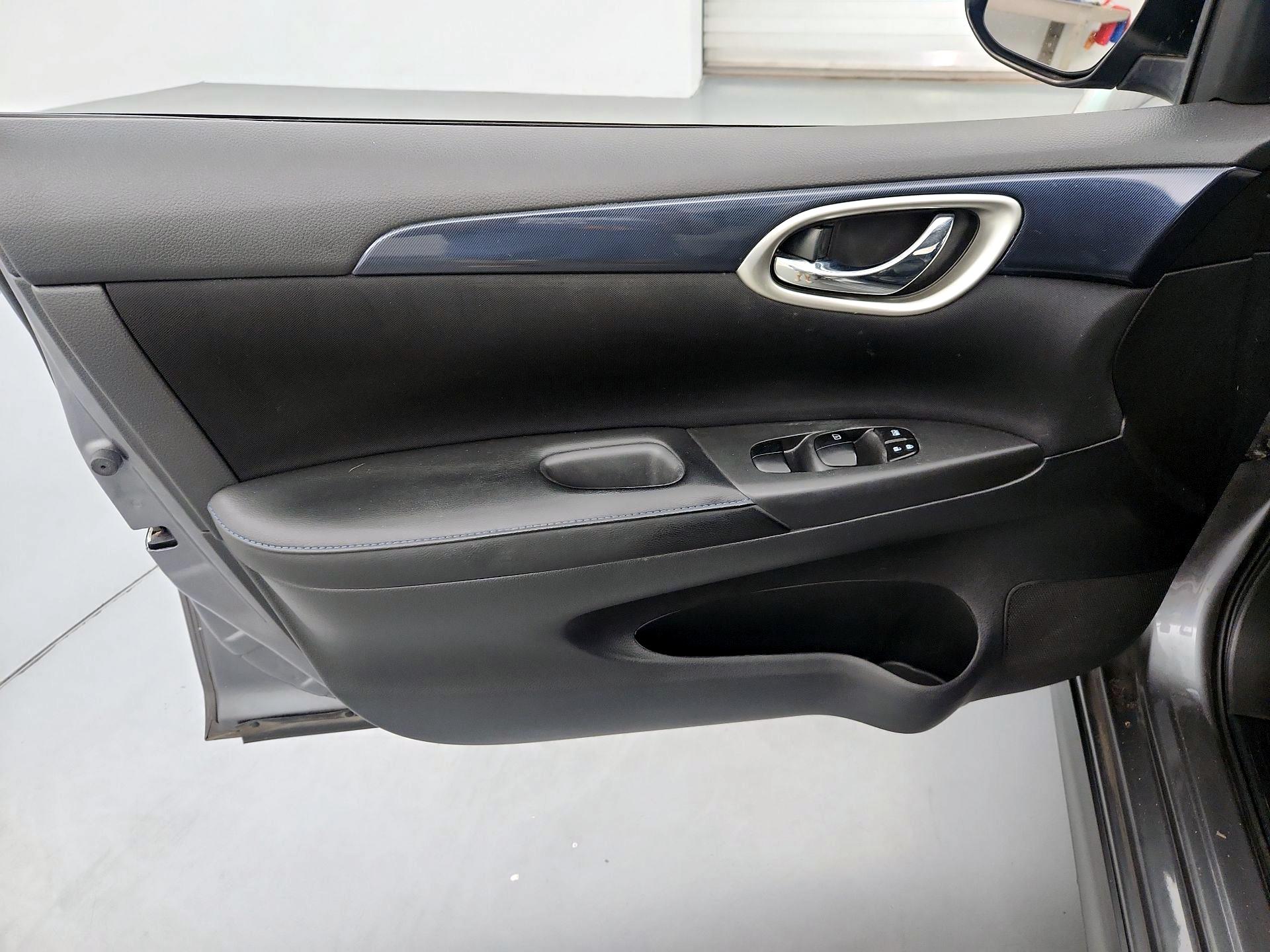 Thumbnail: 2018 Nissan Sentra - 12