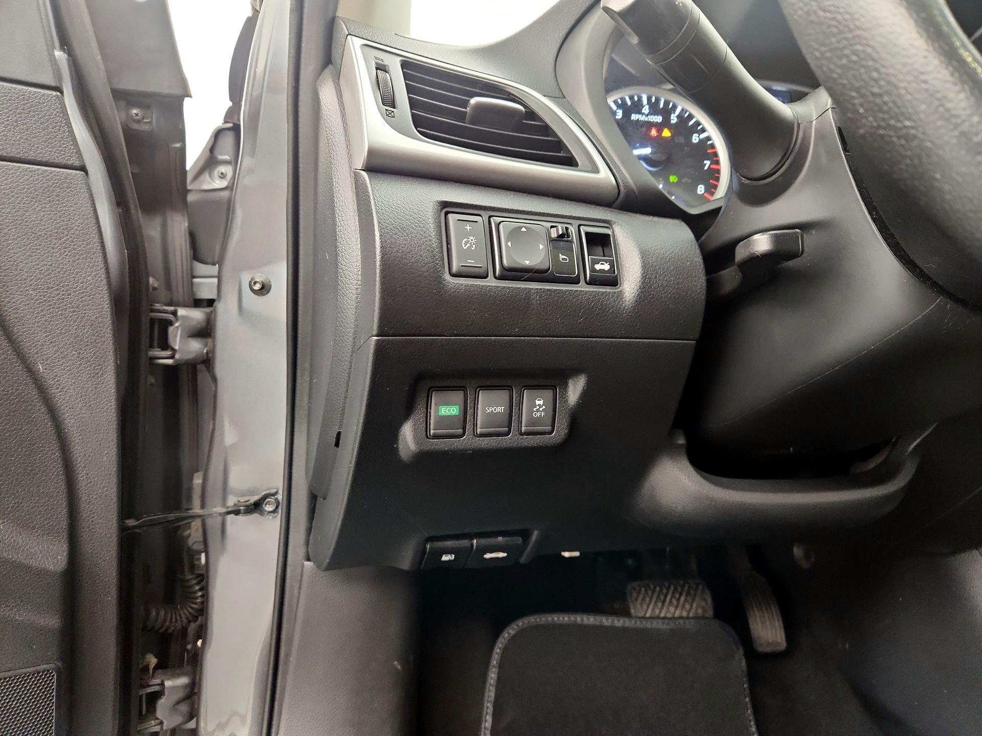 Thumbnail: 2018 Nissan Sentra - 13