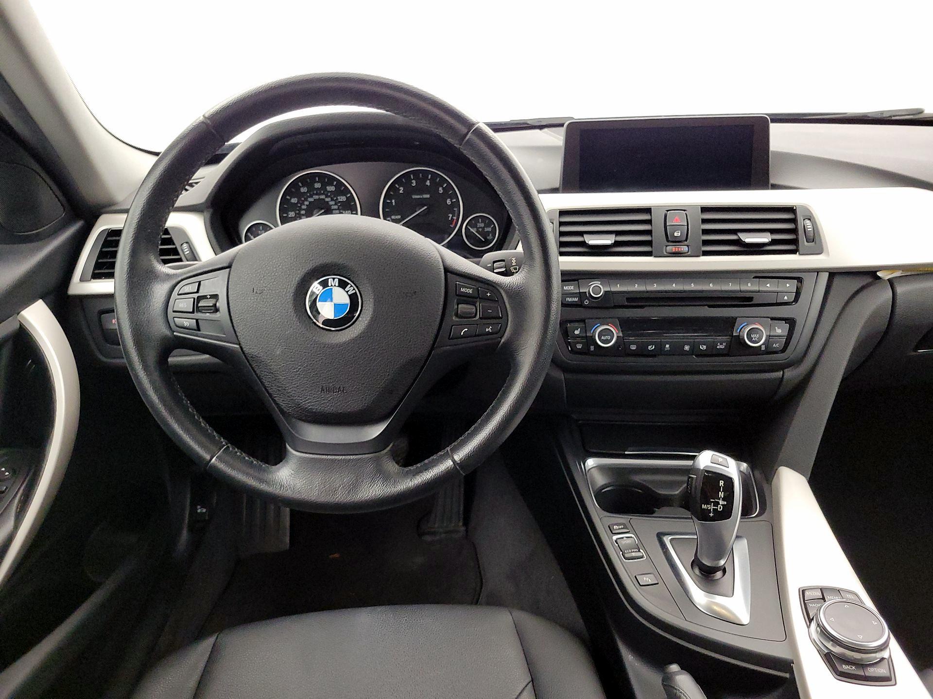 Thumbnail: 2015 BMW 3 Series - 10