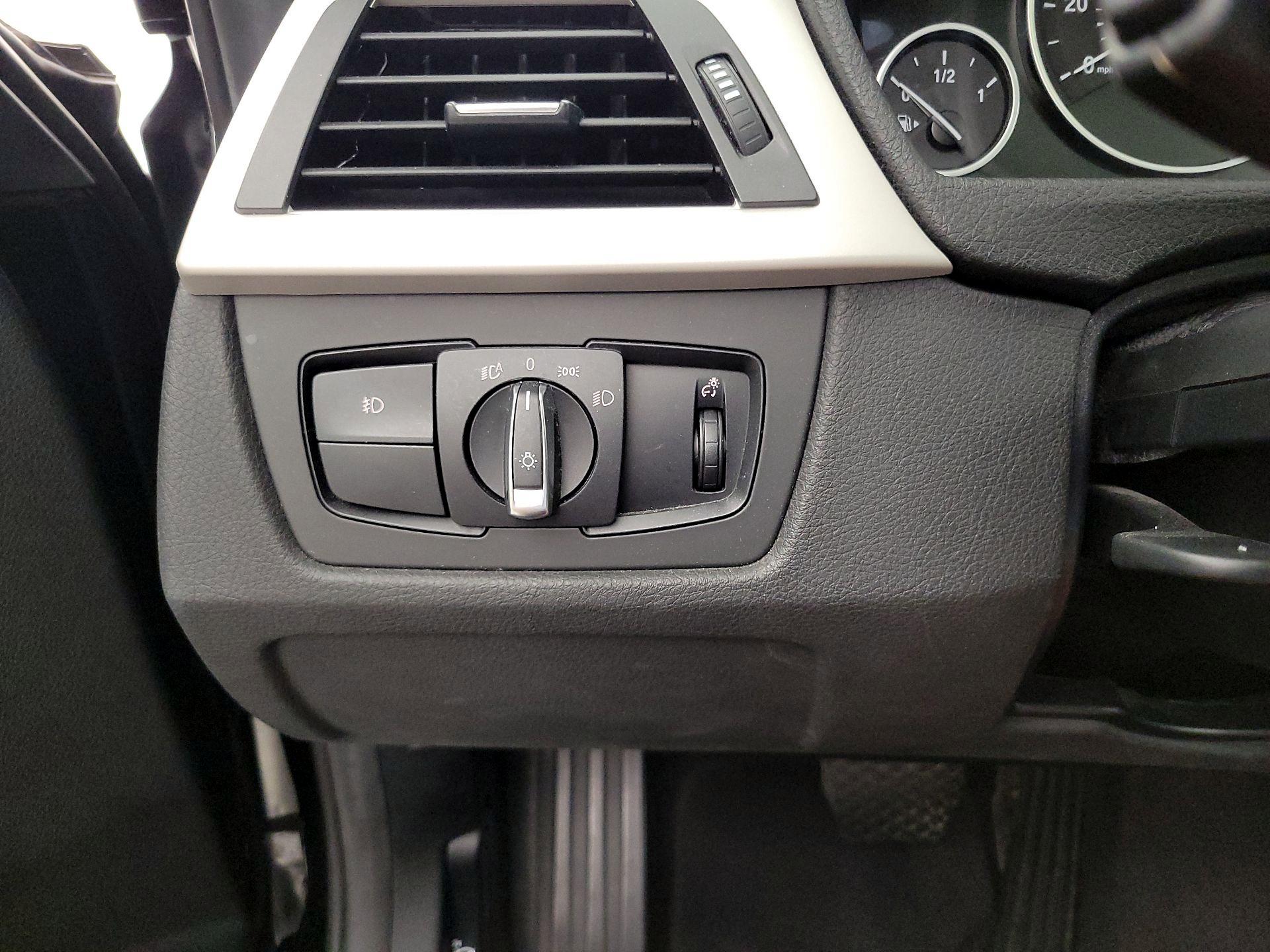 Thumbnail: 2015 BMW 3 Series - 13