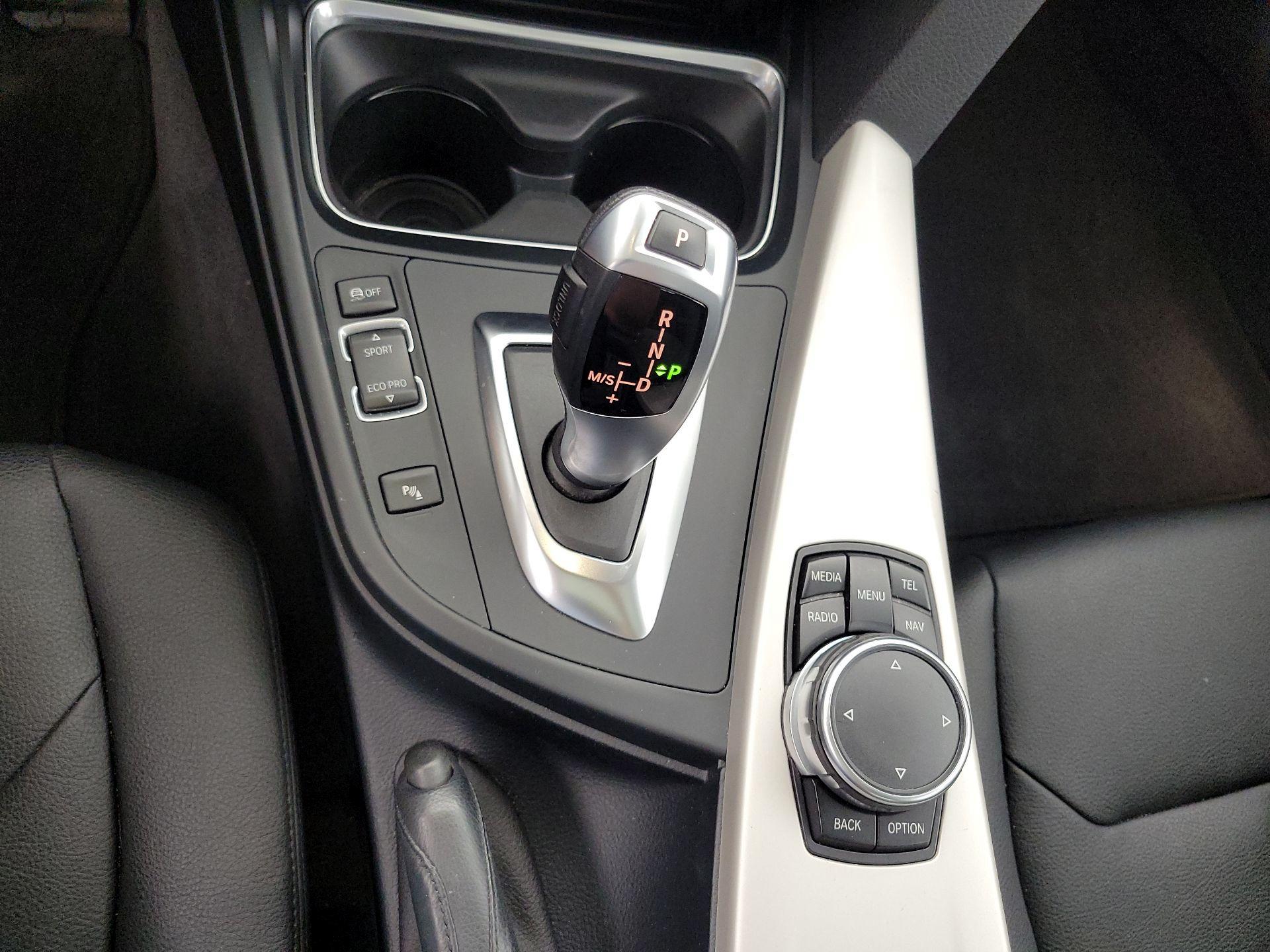 Thumbnail: 2015 BMW 3 Series - 18