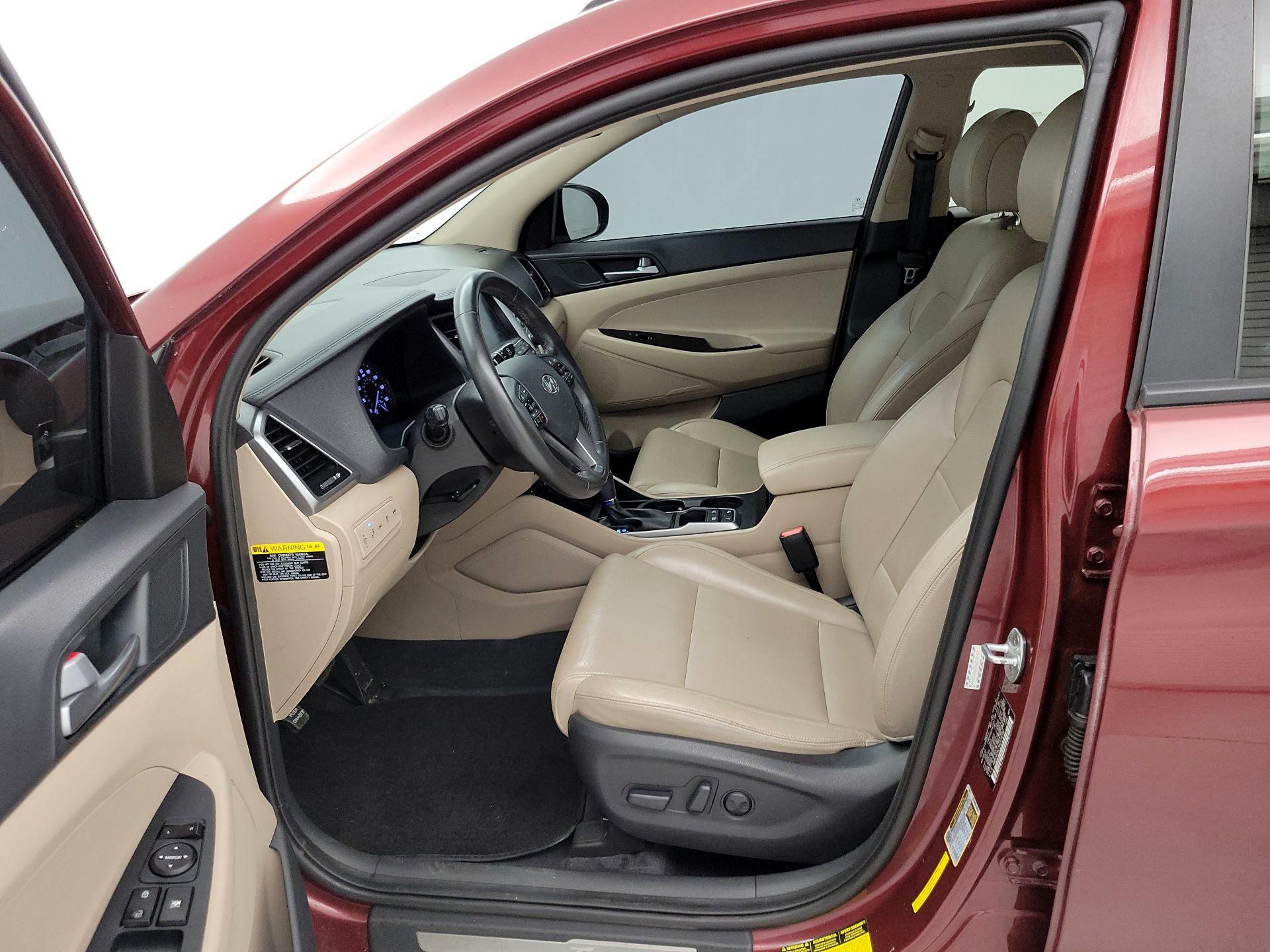 Thumbnail: 2016 Hyundai Tucson - 11