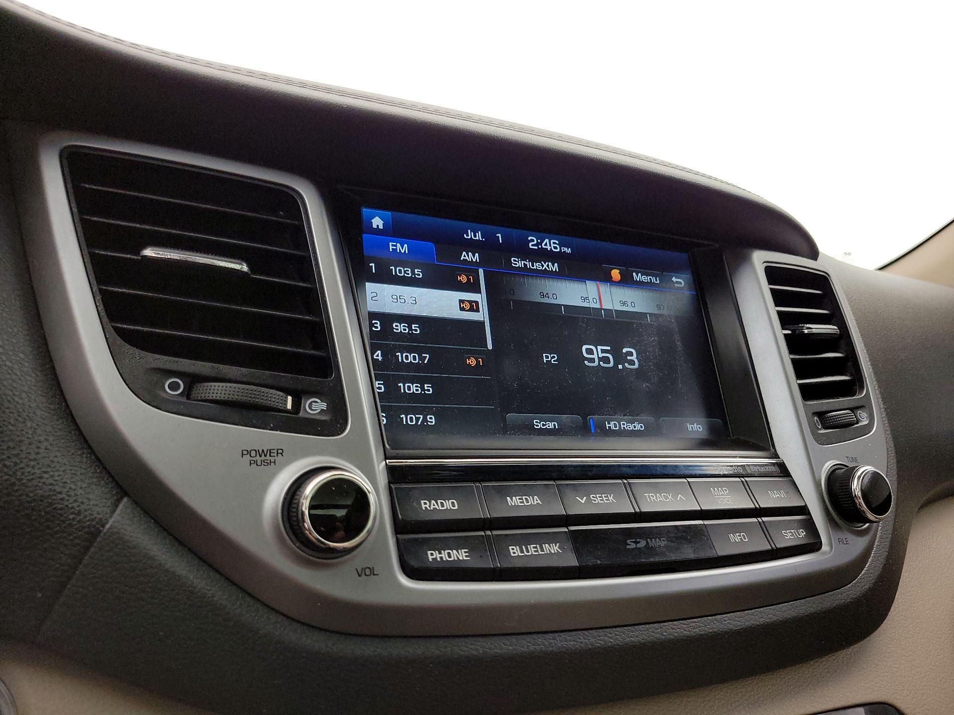 Thumbnail: 2016 Hyundai Tucson - 16
