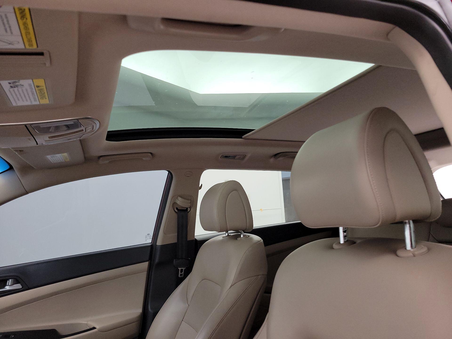 Thumbnail: 2016 Hyundai Tucson - 20