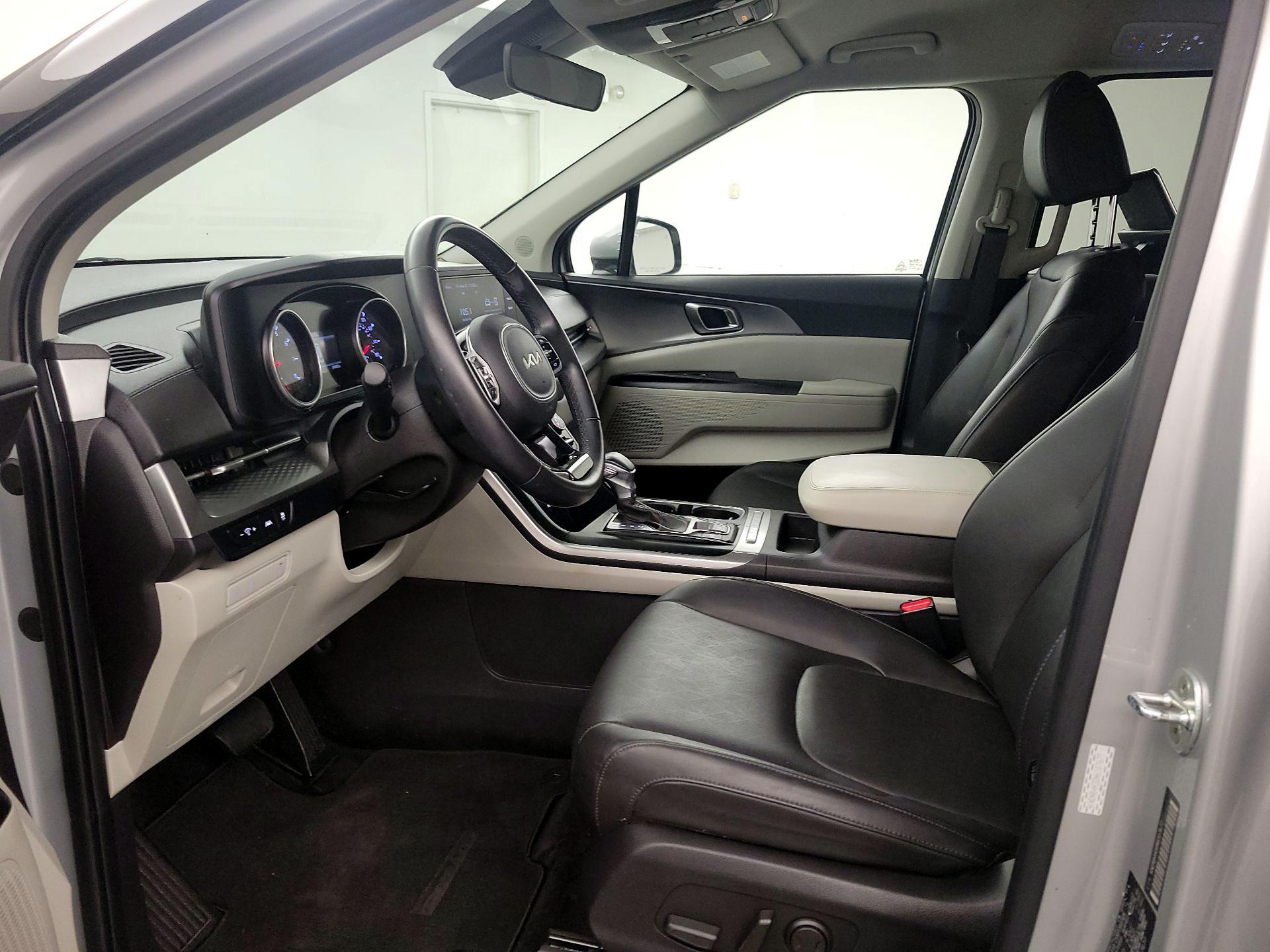 Thumbnail: 2022 Kia Carnival - 11