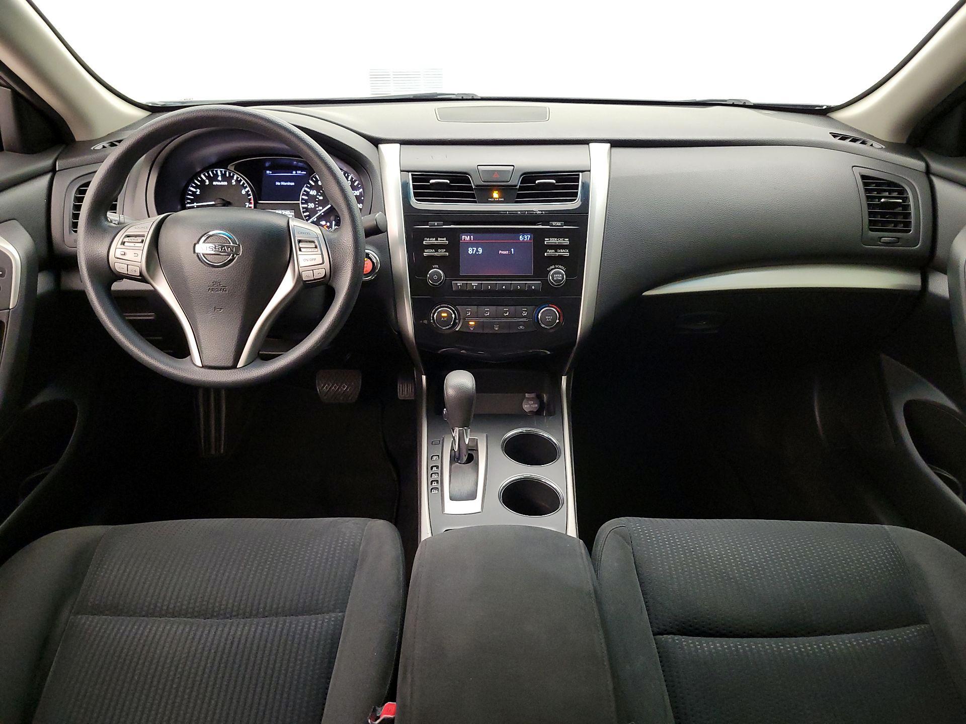 Thumbnail: 2015 Nissan Altima - 9