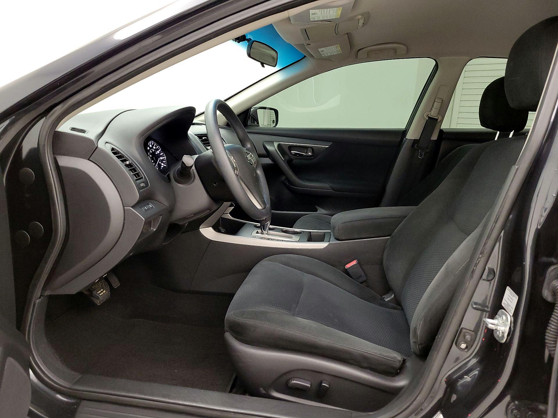 Thumbnail: 2015 Nissan Altima - 11