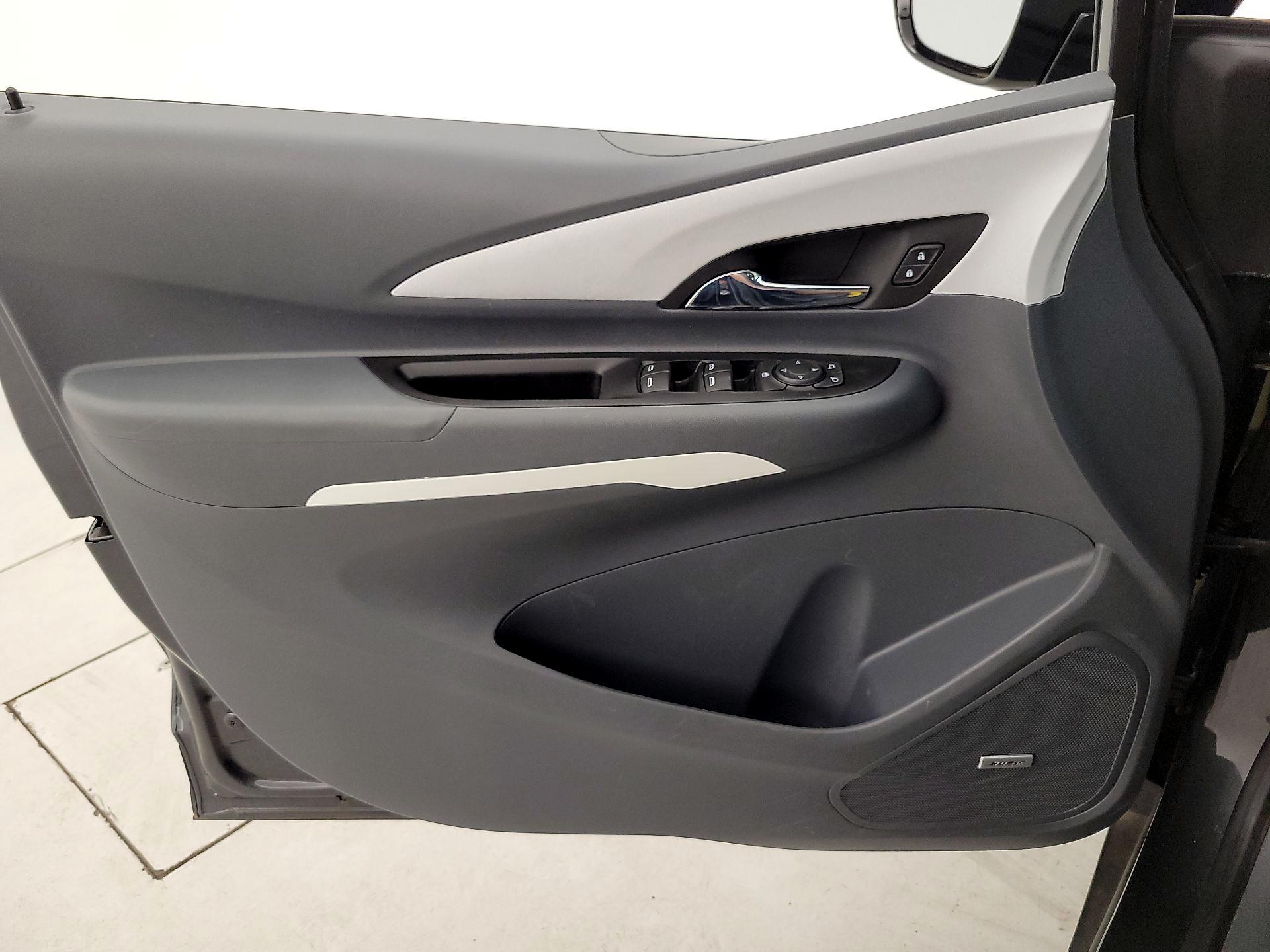 Thumbnail: 2020 Chevrolet Bolt EV - 12