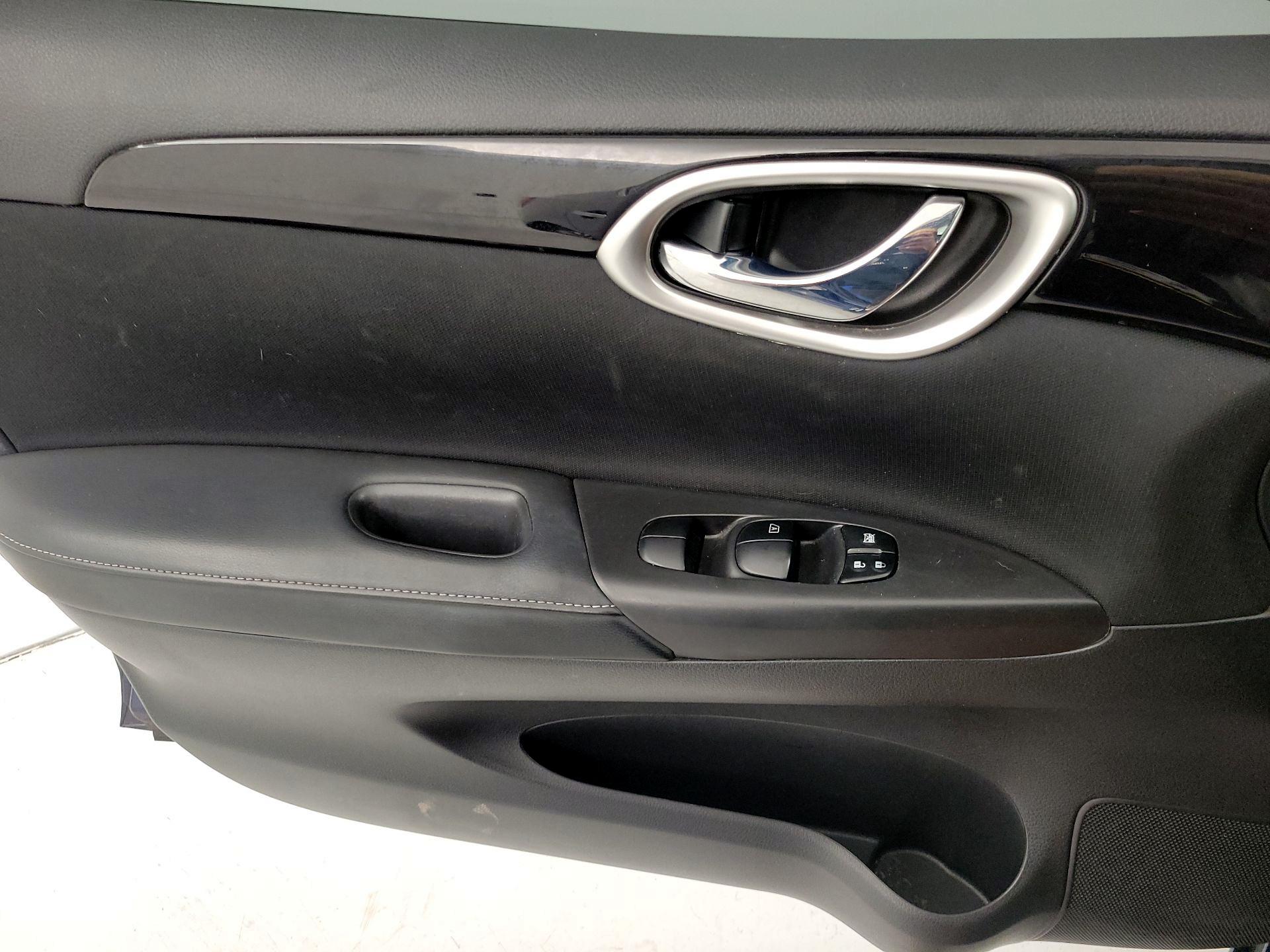 Thumbnail: 2019 Nissan Sentra - 12